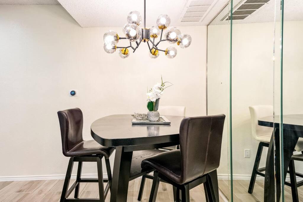 Apartment Stylish Lower Greenville Dallas