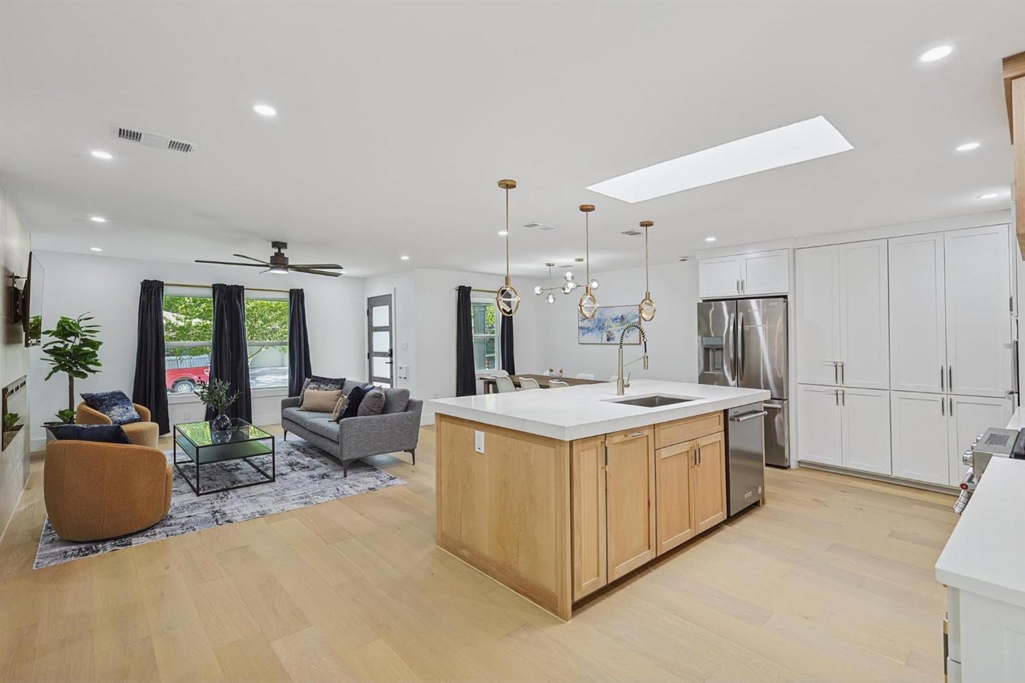 3-bd 3-ba Ft Backyard W Deck & Firepit *