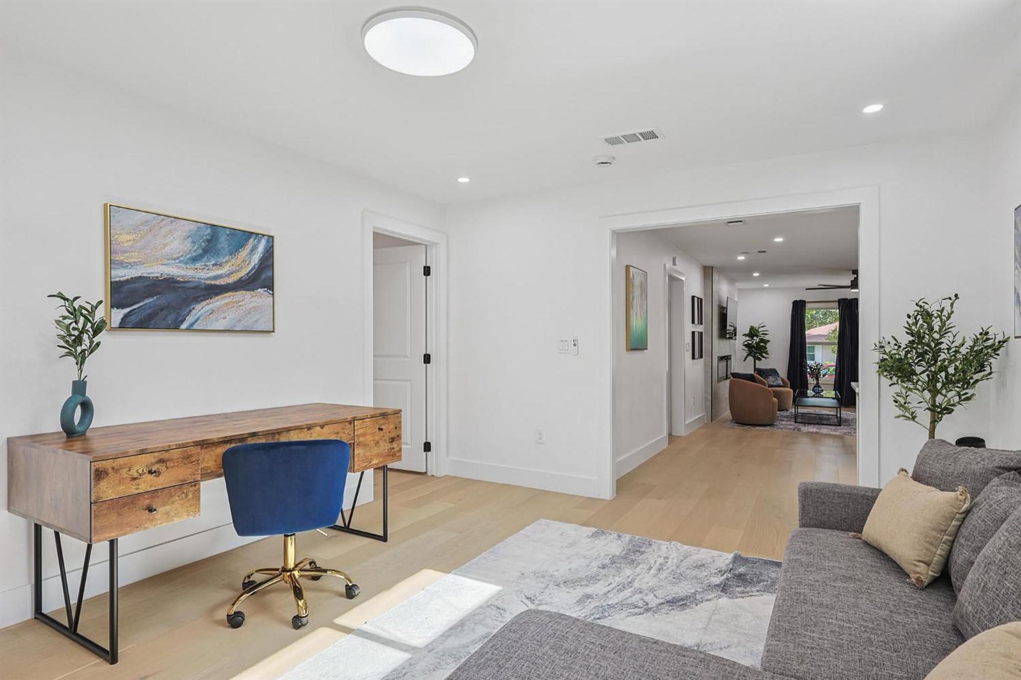 3-bd 3-ba Ft Backyard W Deck & Firepit * Dallas