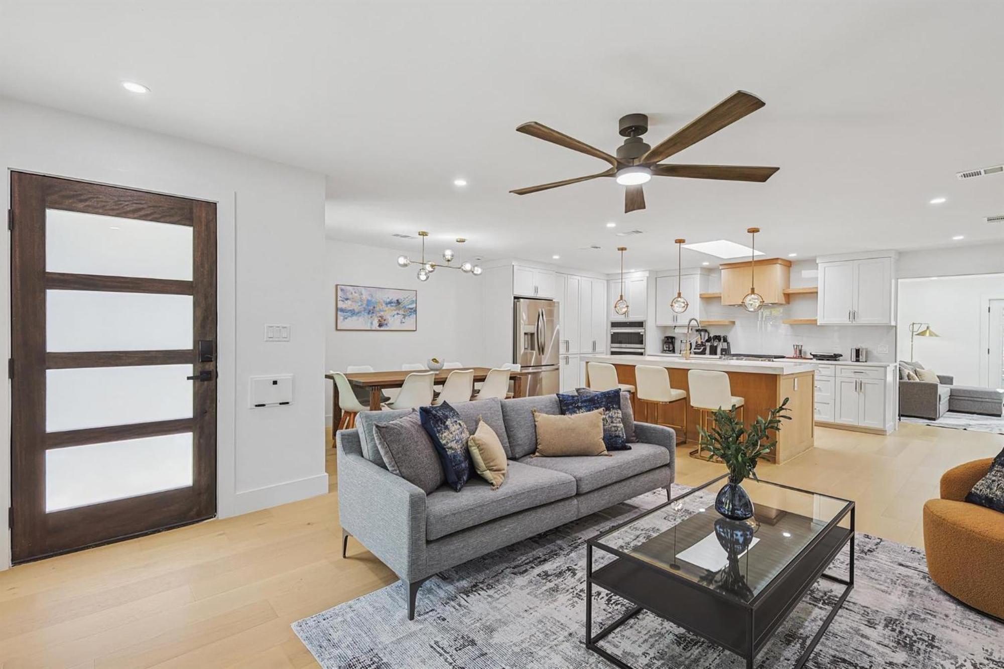 3-bd 3-ba Ft Backyard W Deck & Firepit *