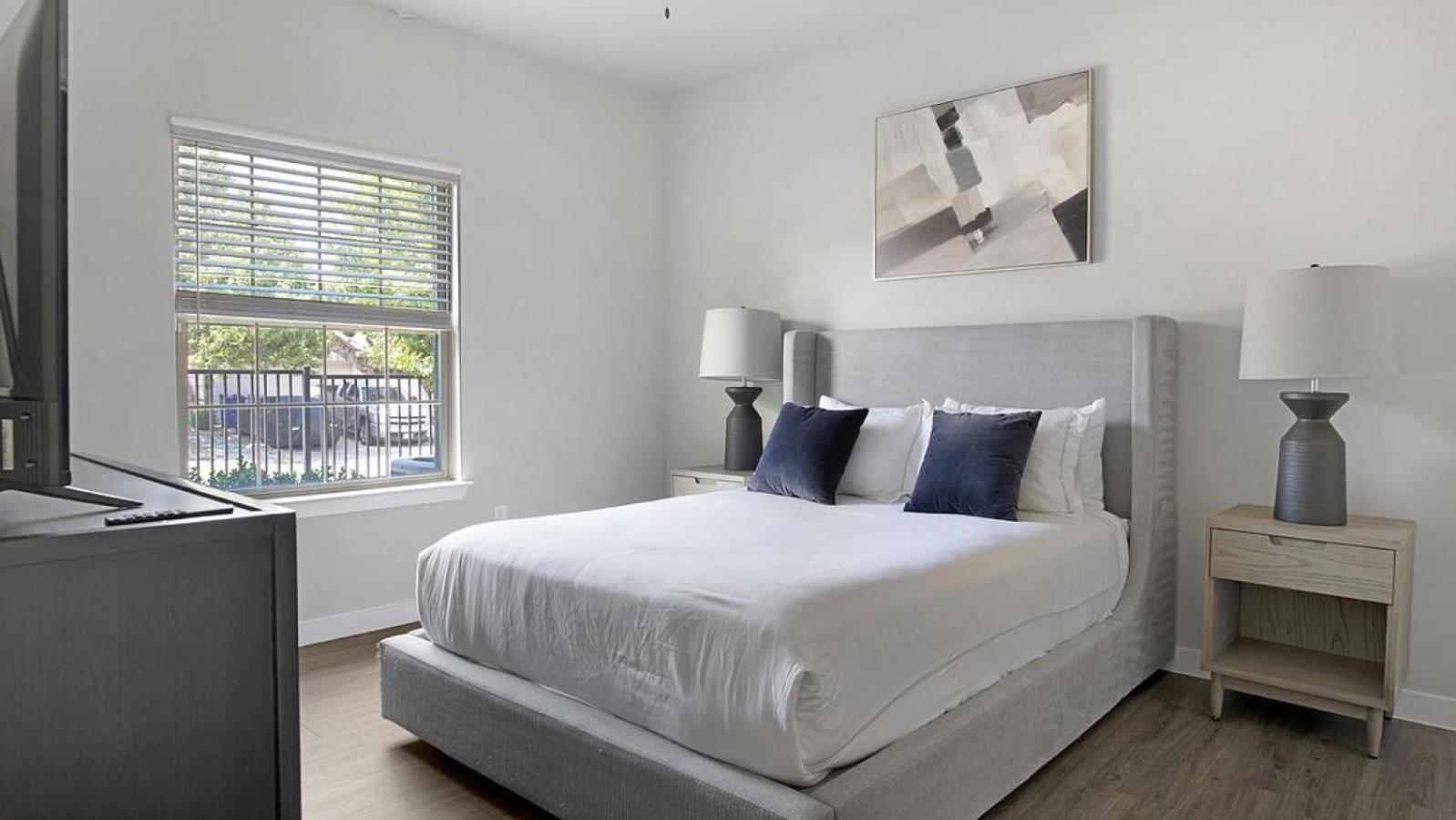 Landing At Clark Ridge Canyon - 1 Bedroom In Apartment Dallas