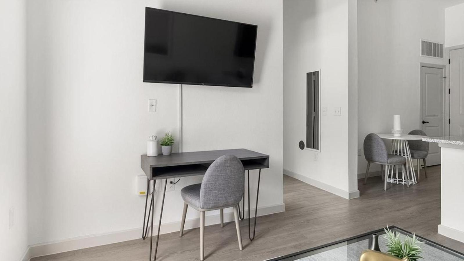 Landing At Cedar Lakes - 1 Bedroom In * Dallas