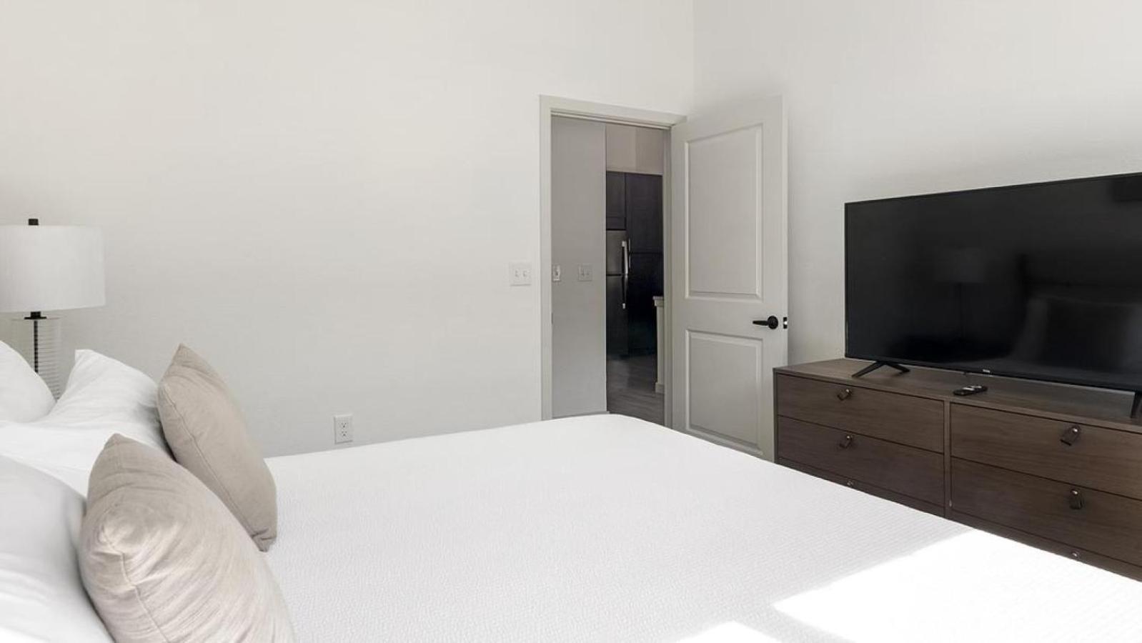 Apartment Landing At Cedar Lakes - 1 Bedroom In *