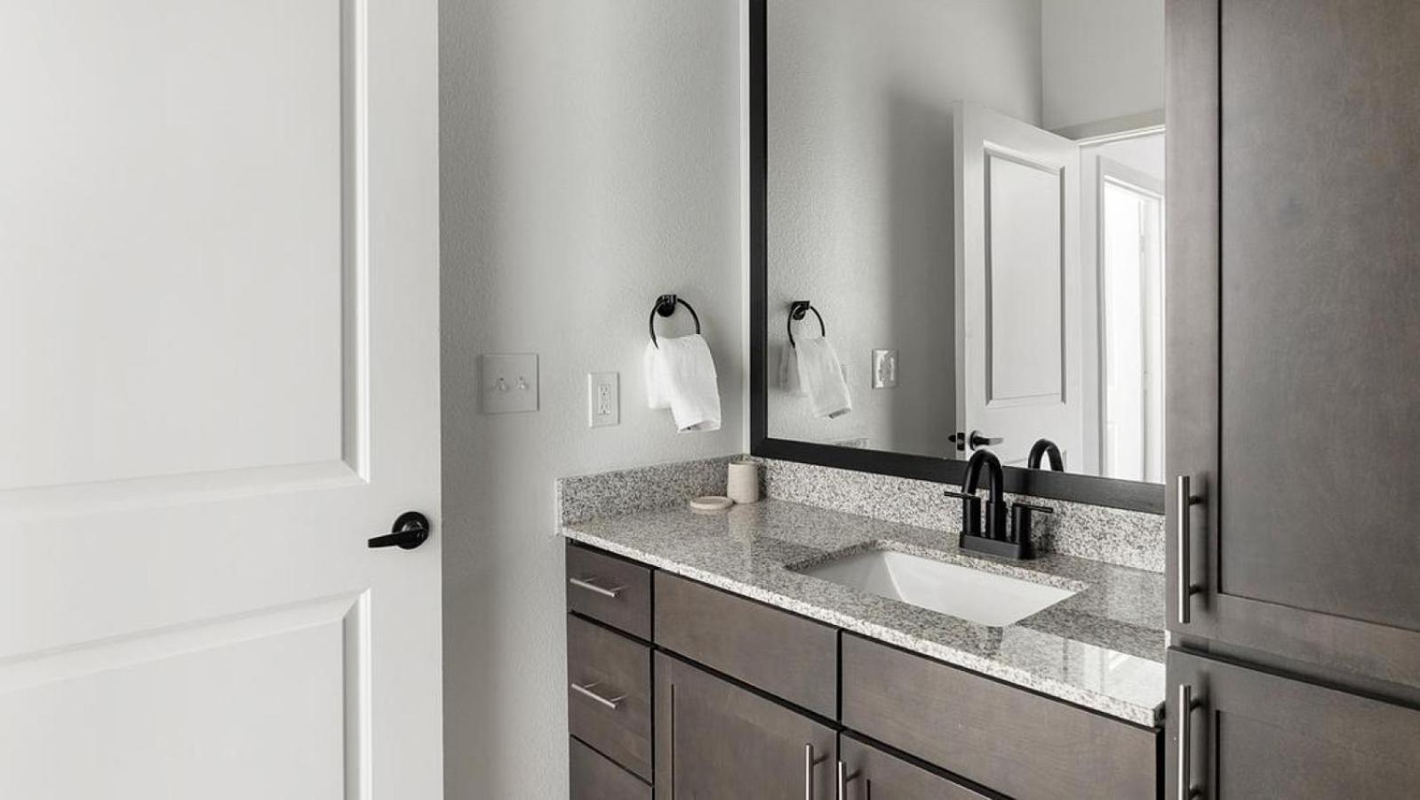 Landing At Cedar Lakes - 1 Bedroom In Apartment *