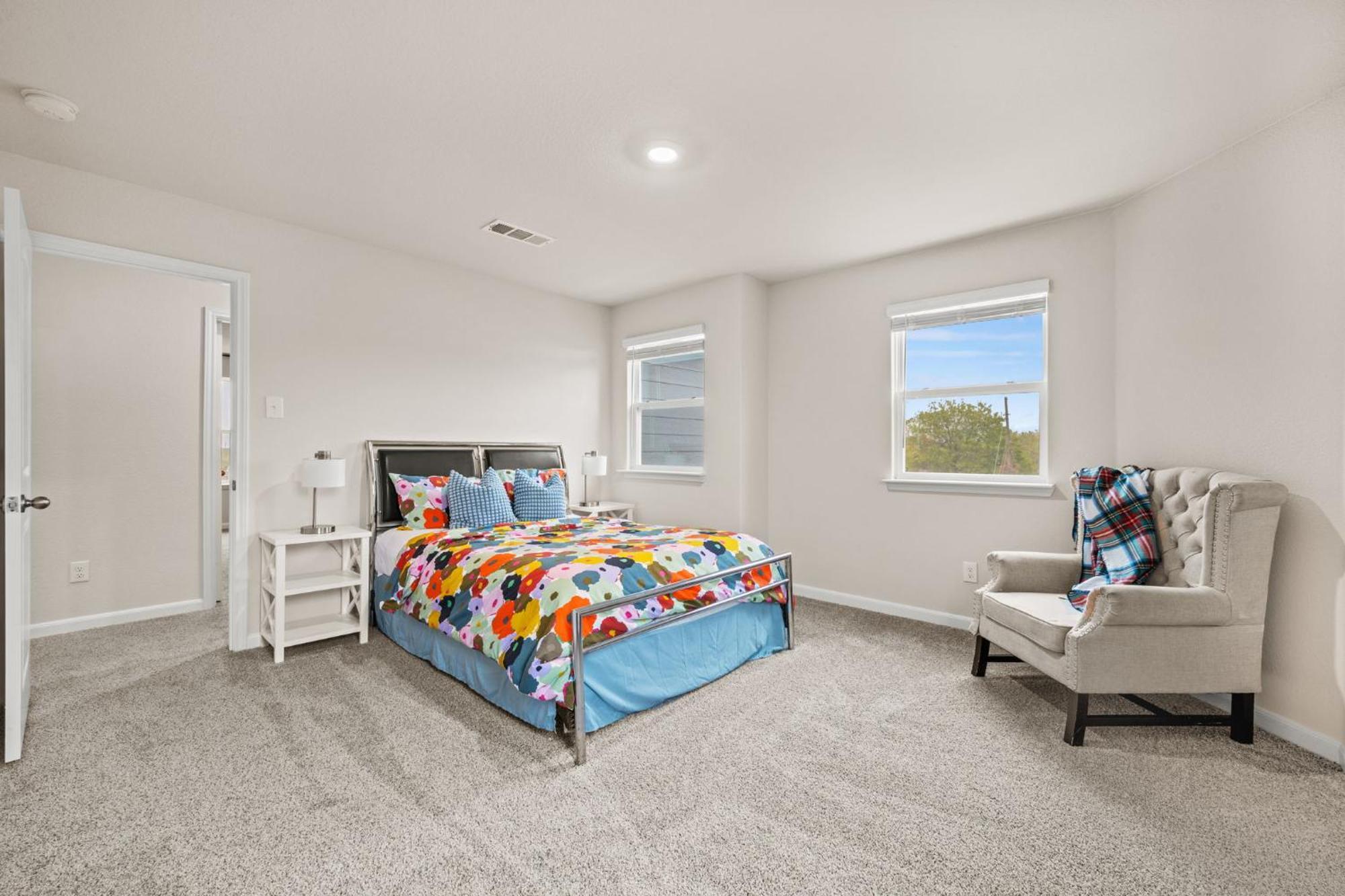 Apartment Villa, Newly Built 5br, Sleeps 13, Close To Dallas