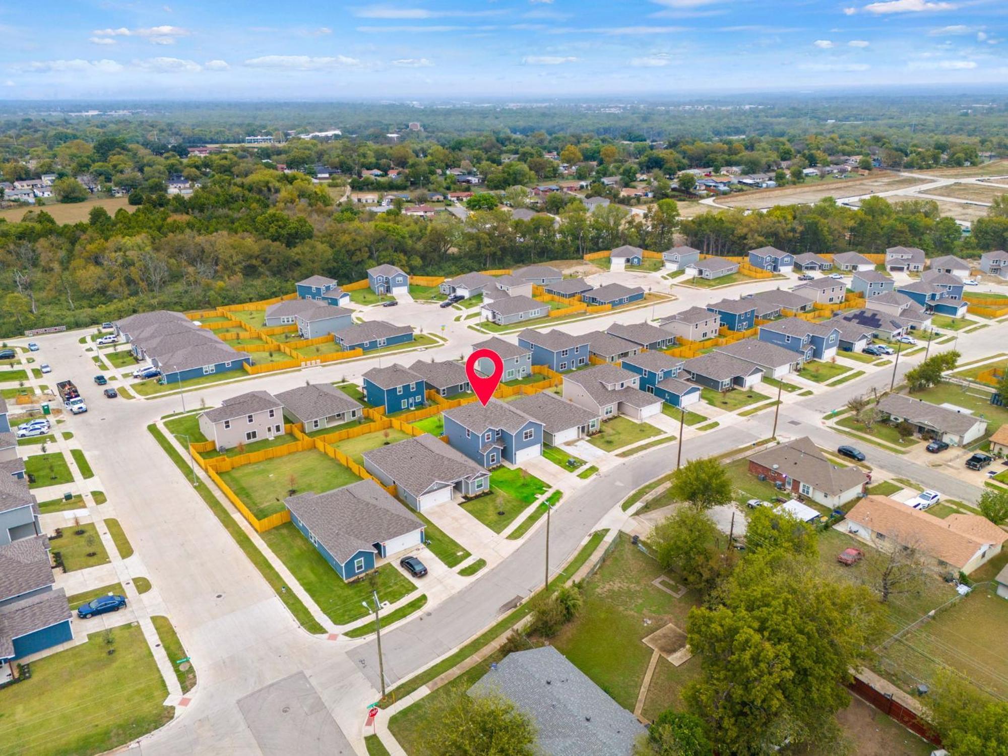 Villa, Newly Built 5br, Sleeps 13, Close To * Dallas