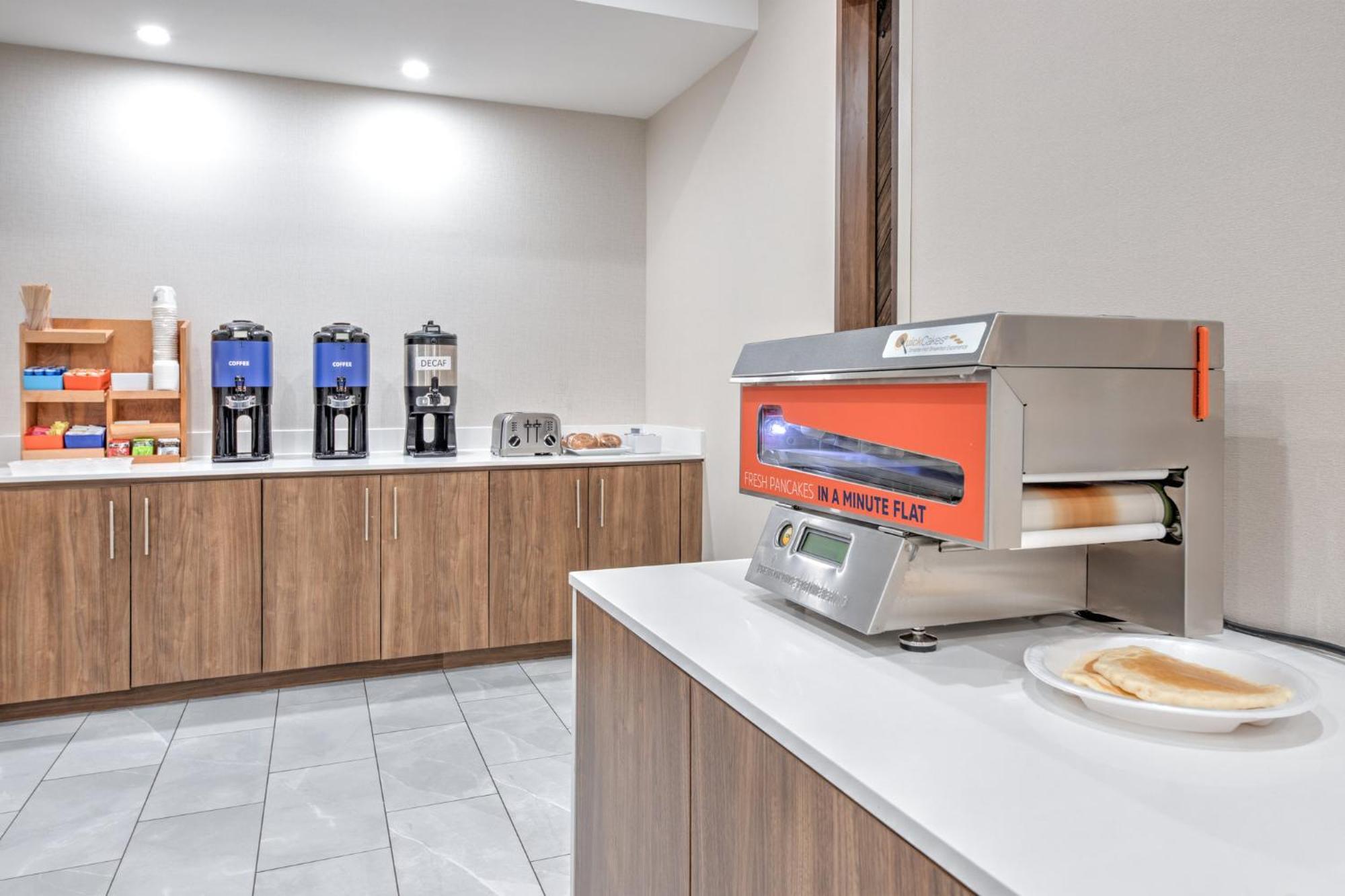 Hotel Express & West By Ihg Dallas