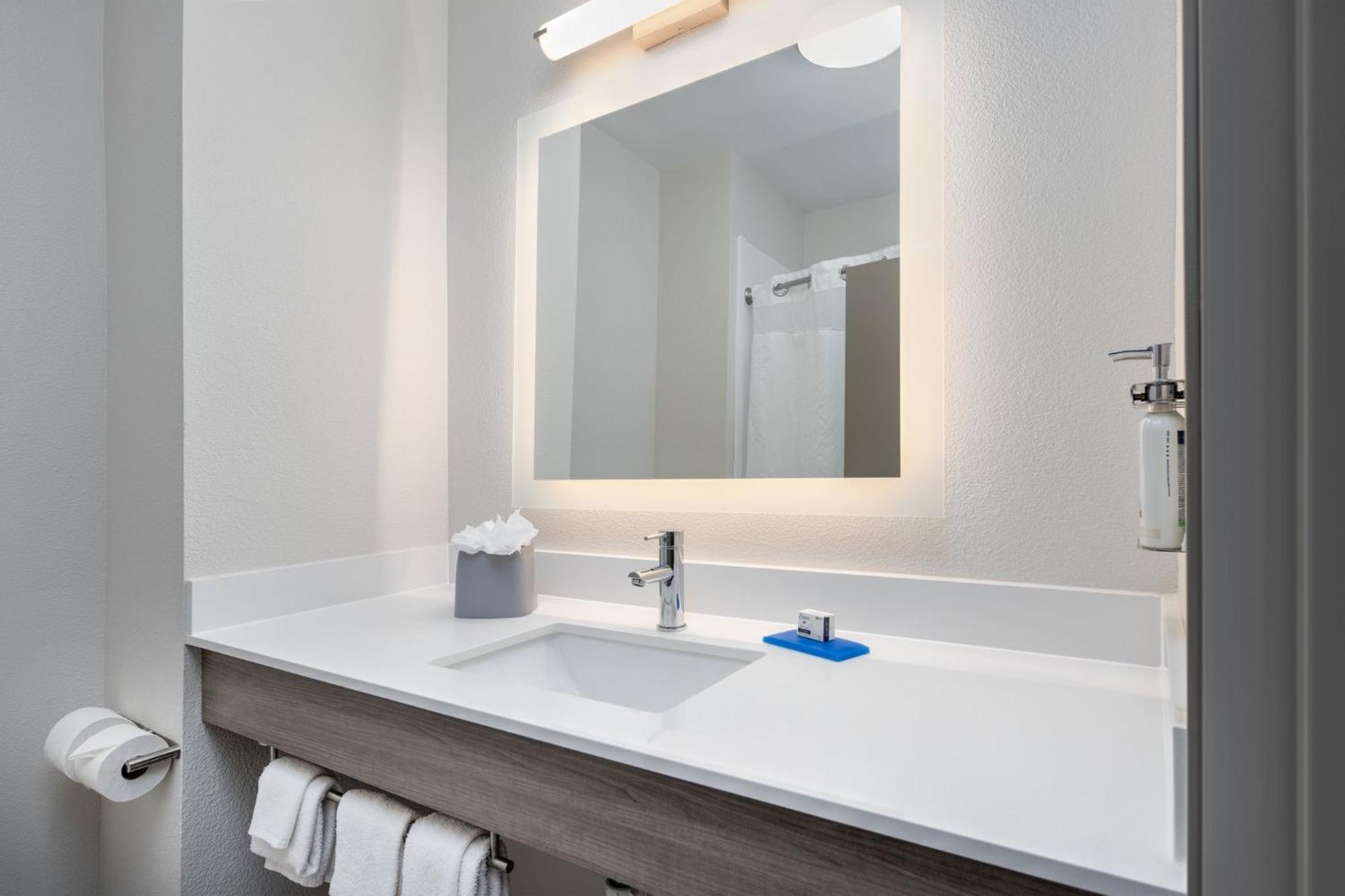 Express & West By Ihg Dallas