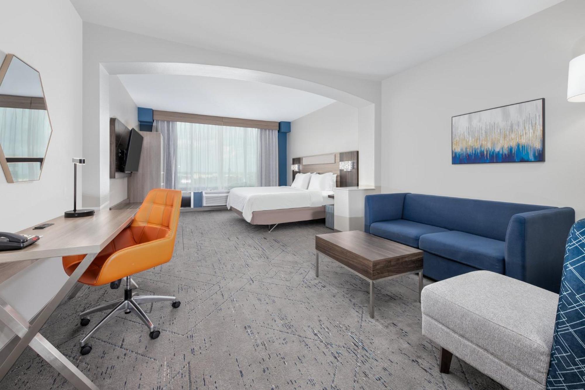 Express & West By Ihg Hotel Dallas