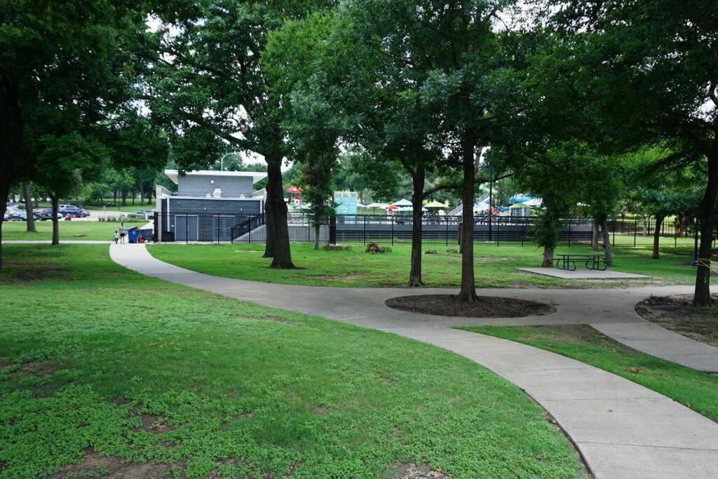 Beautiful Bishop Arts 2 Bedroom Dallas
