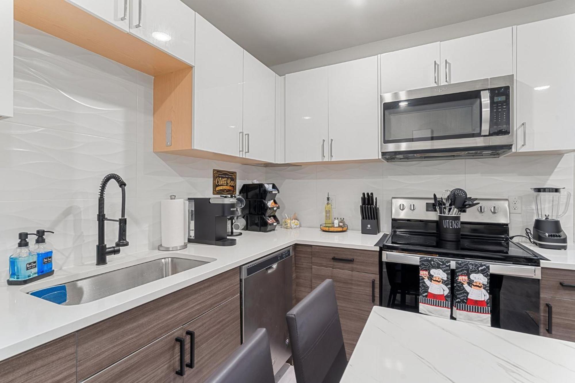 Elegant King Near Downtown Apartment