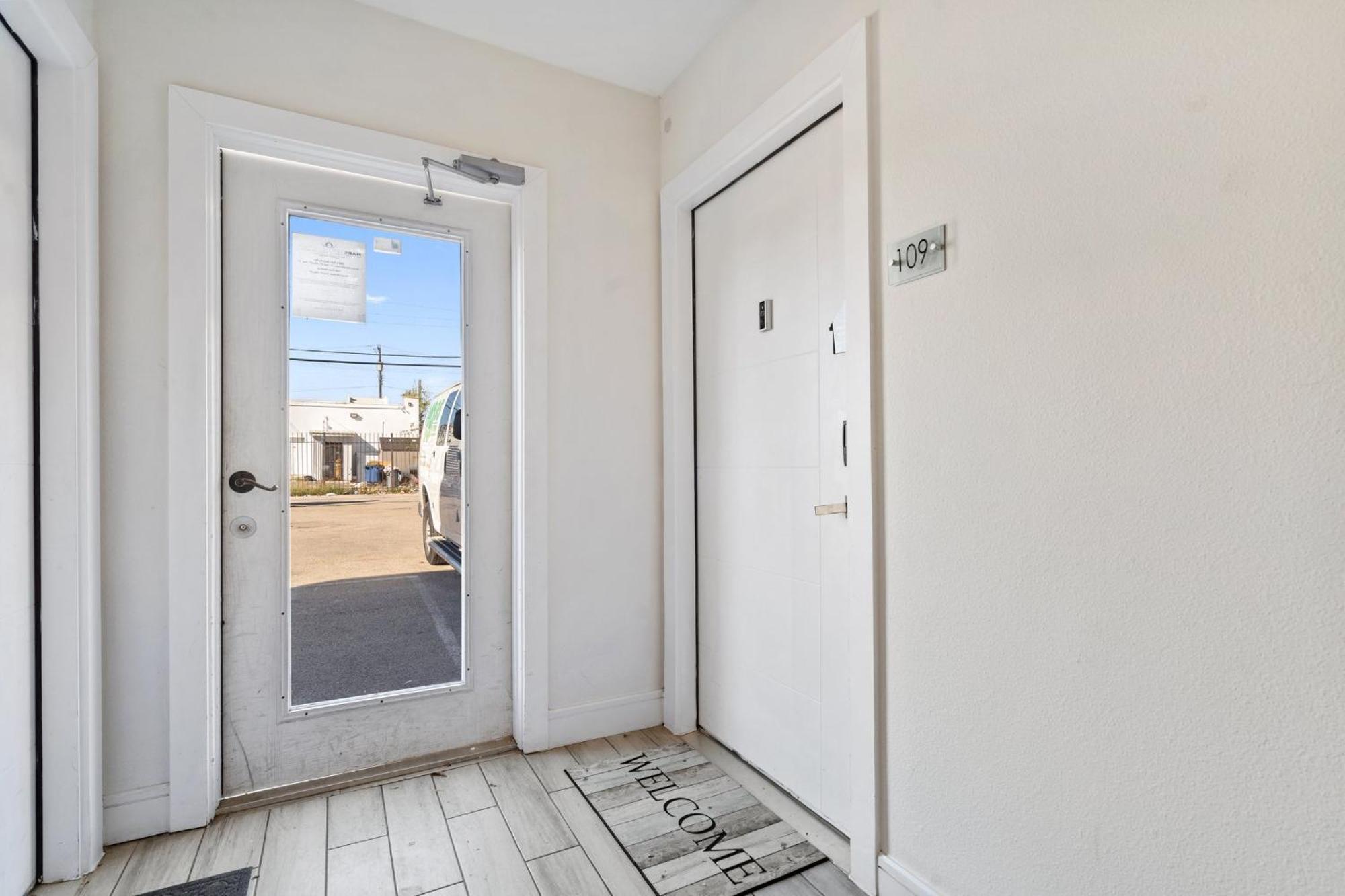 Elegant King Near Downtown Apartment Dallas