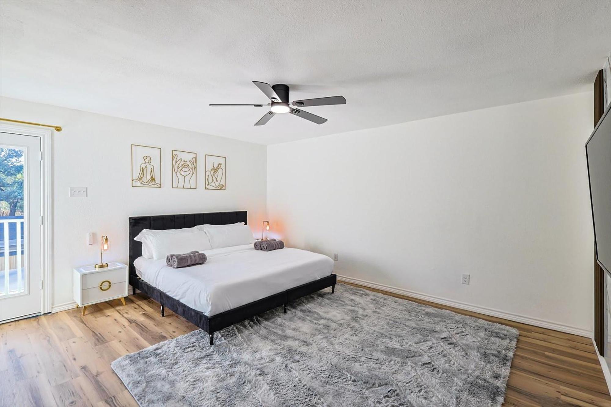 Luxury In The Heart Of The Area Holiday home Dallas