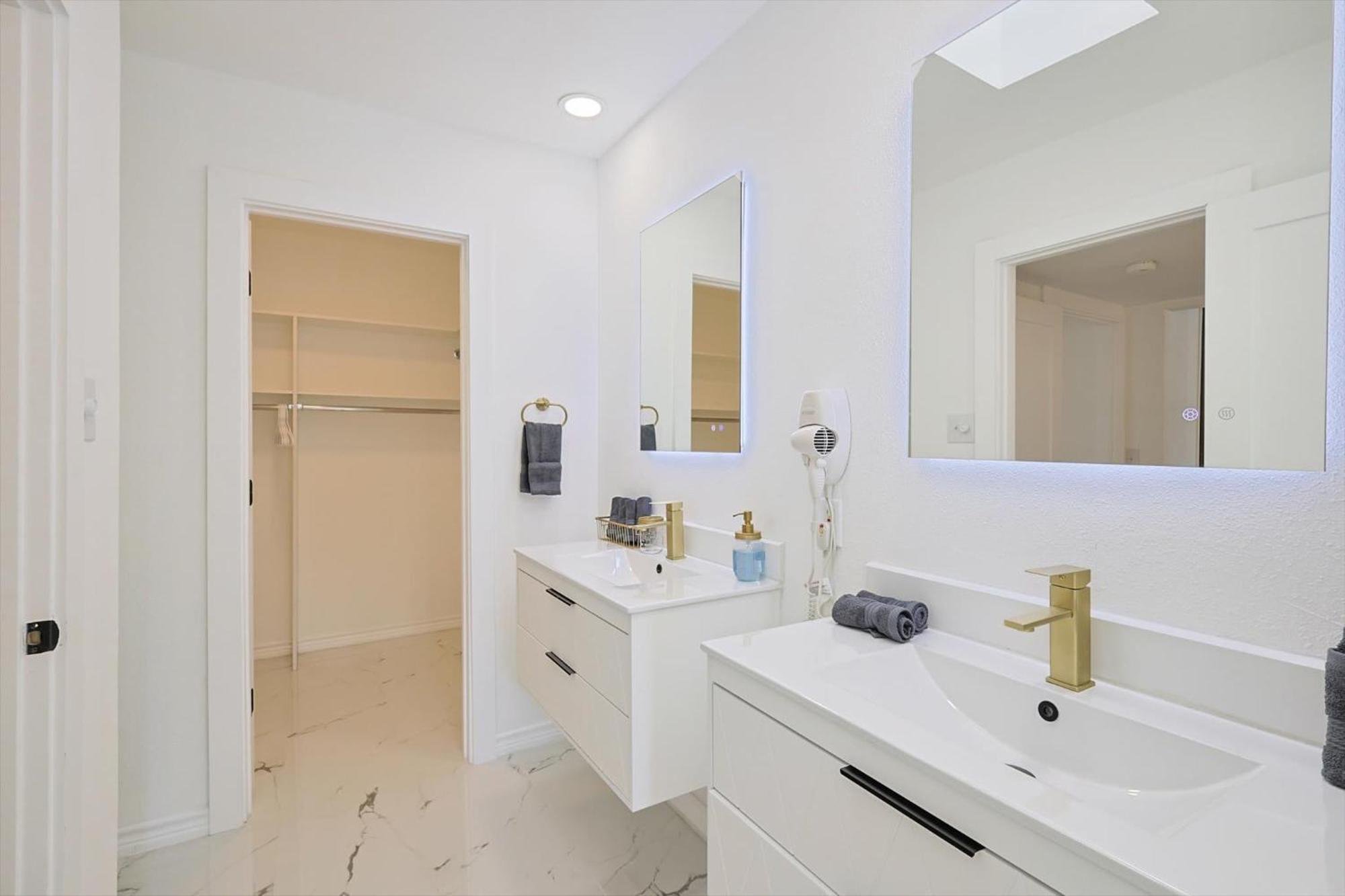 Luxury In The Heart Of The Area * Dallas
