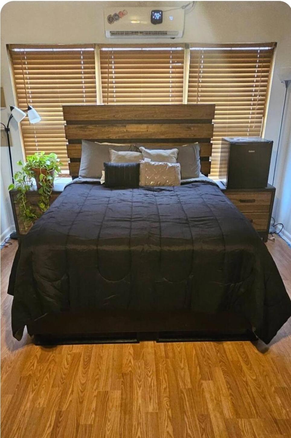 Holiday home Comfy Spacious Private 1 With Attached Bath Dallas