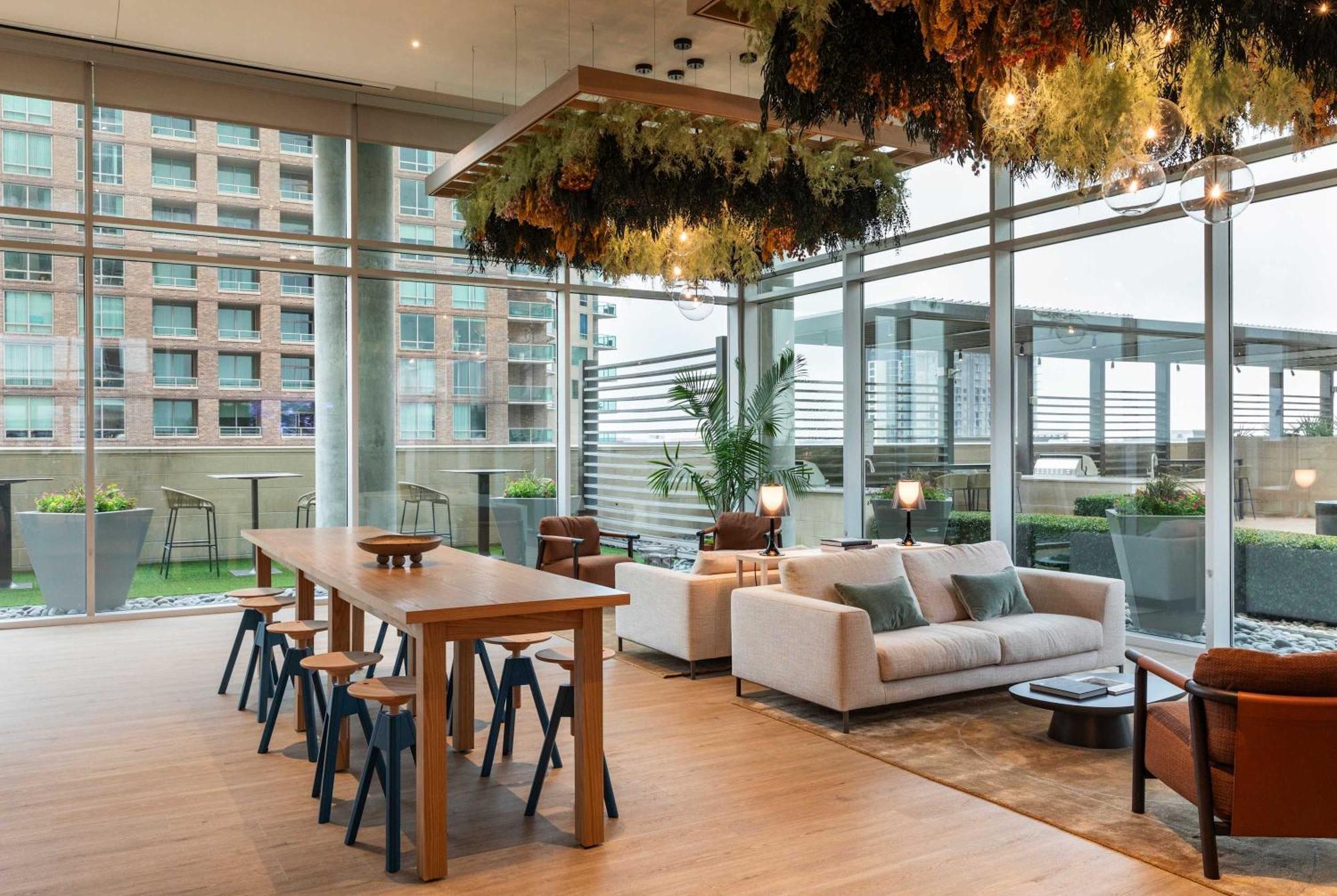 Stunning High-rise On Mckinney Avenue * Dallas