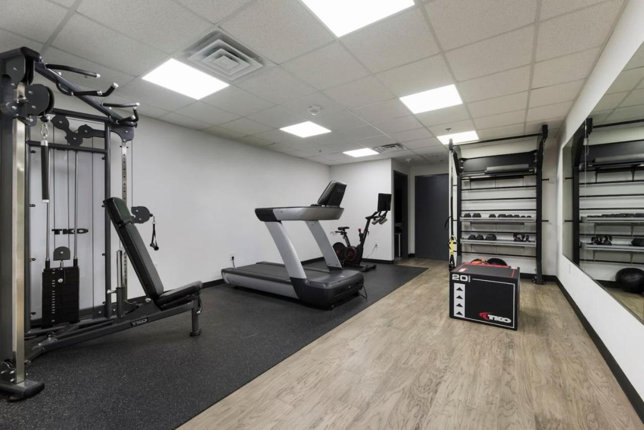 Sleek Loft Style 2br I Gym I Parking I Workspace Dallas