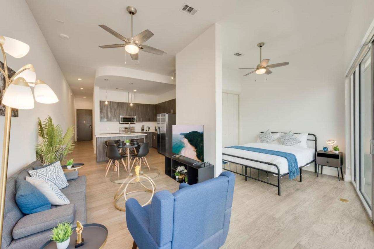 Apartment Sleek Loft Style 2br I Gym I Parking I Workspace Dallas