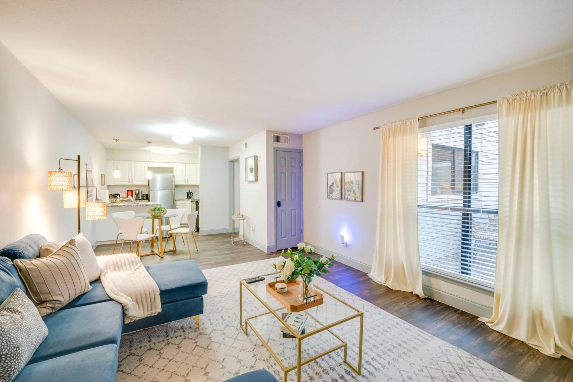 With Pool Access, 10 Mi To Downtown * Dallas