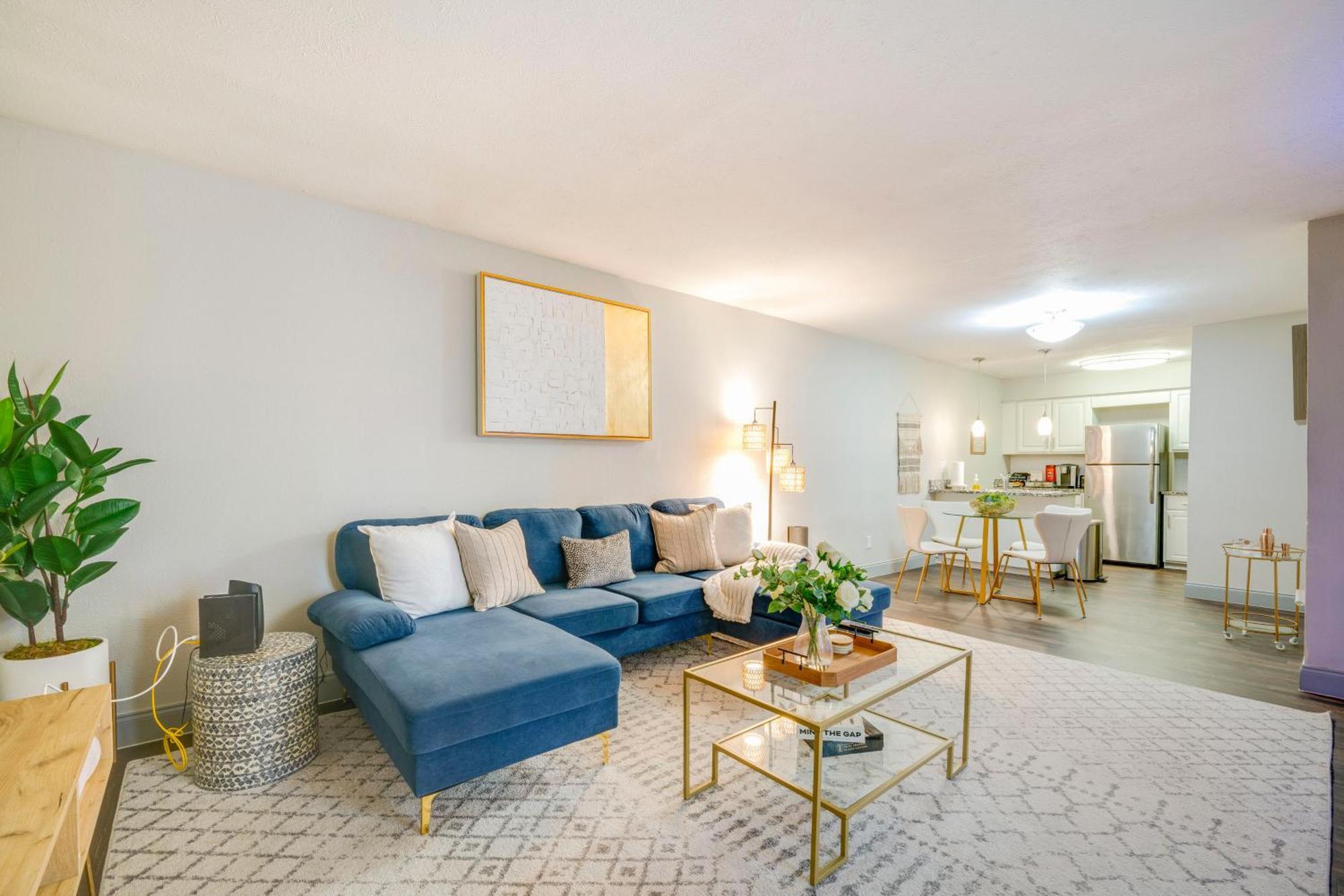 Apartment With Pool Access, 10 Mi To Downtown *