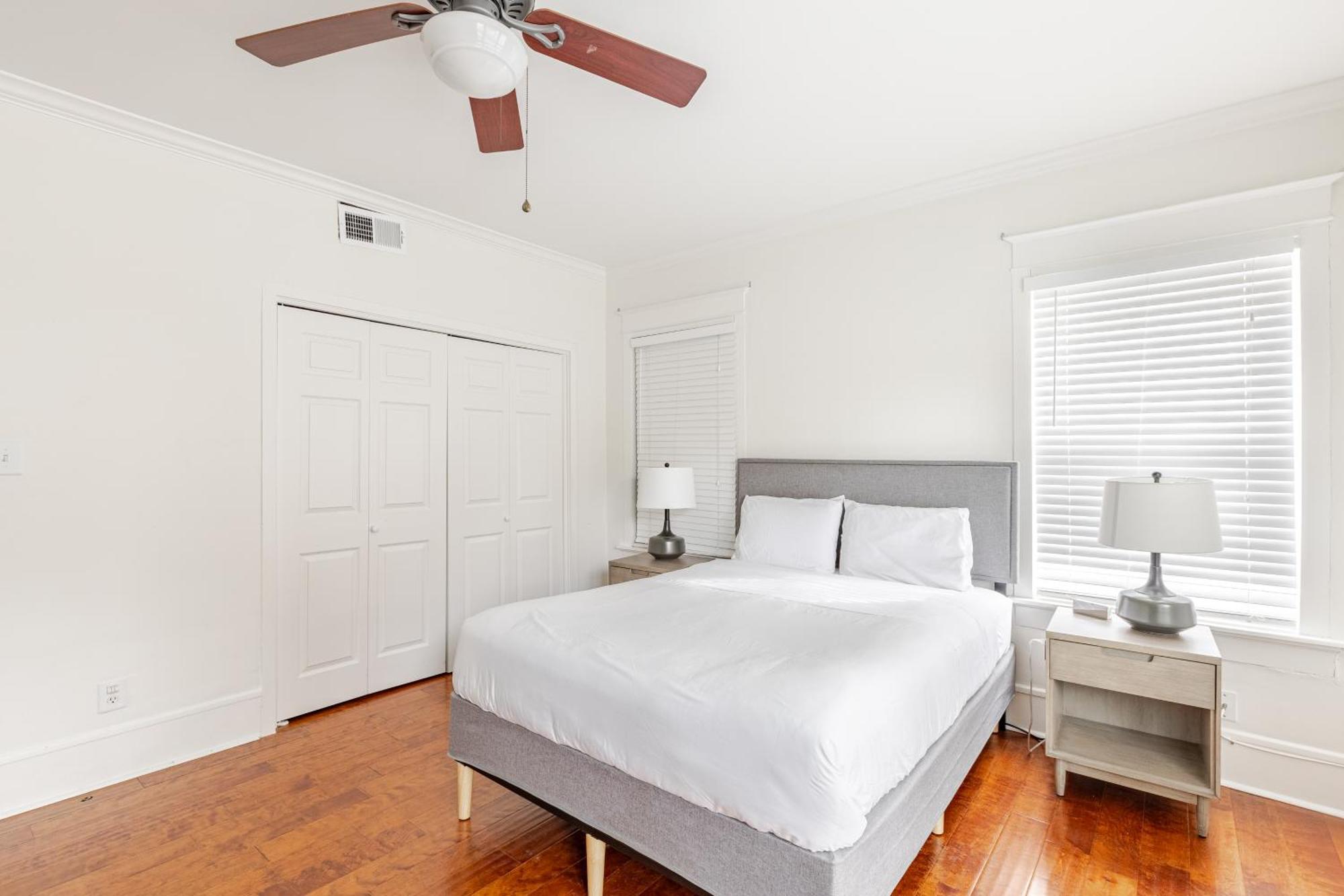 Charming 4br Duplex In Oak Lawn Private Backyard Holiday home