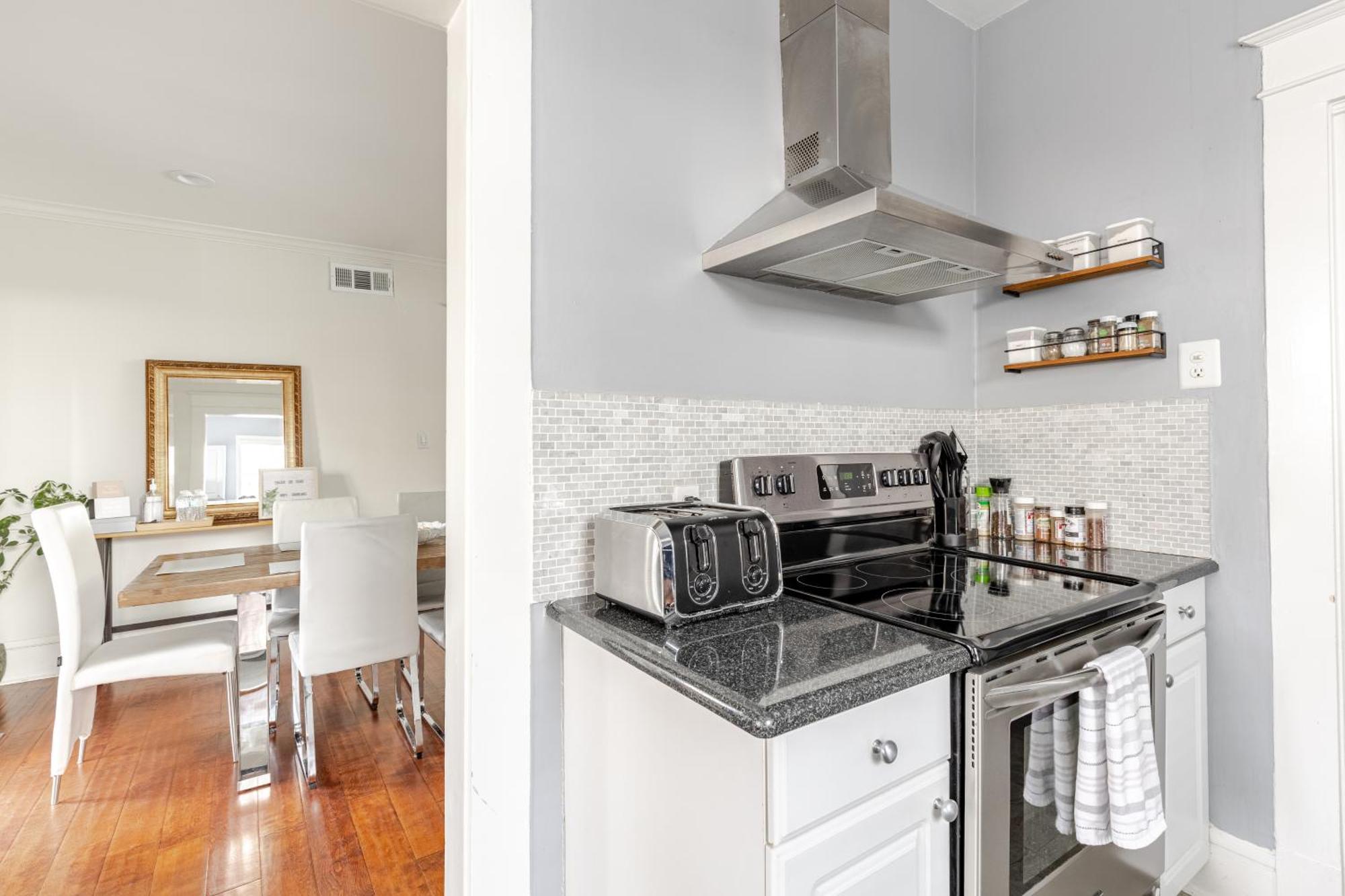 Charming 4br Duplex In Oak Lawn Private Backyard Dallas