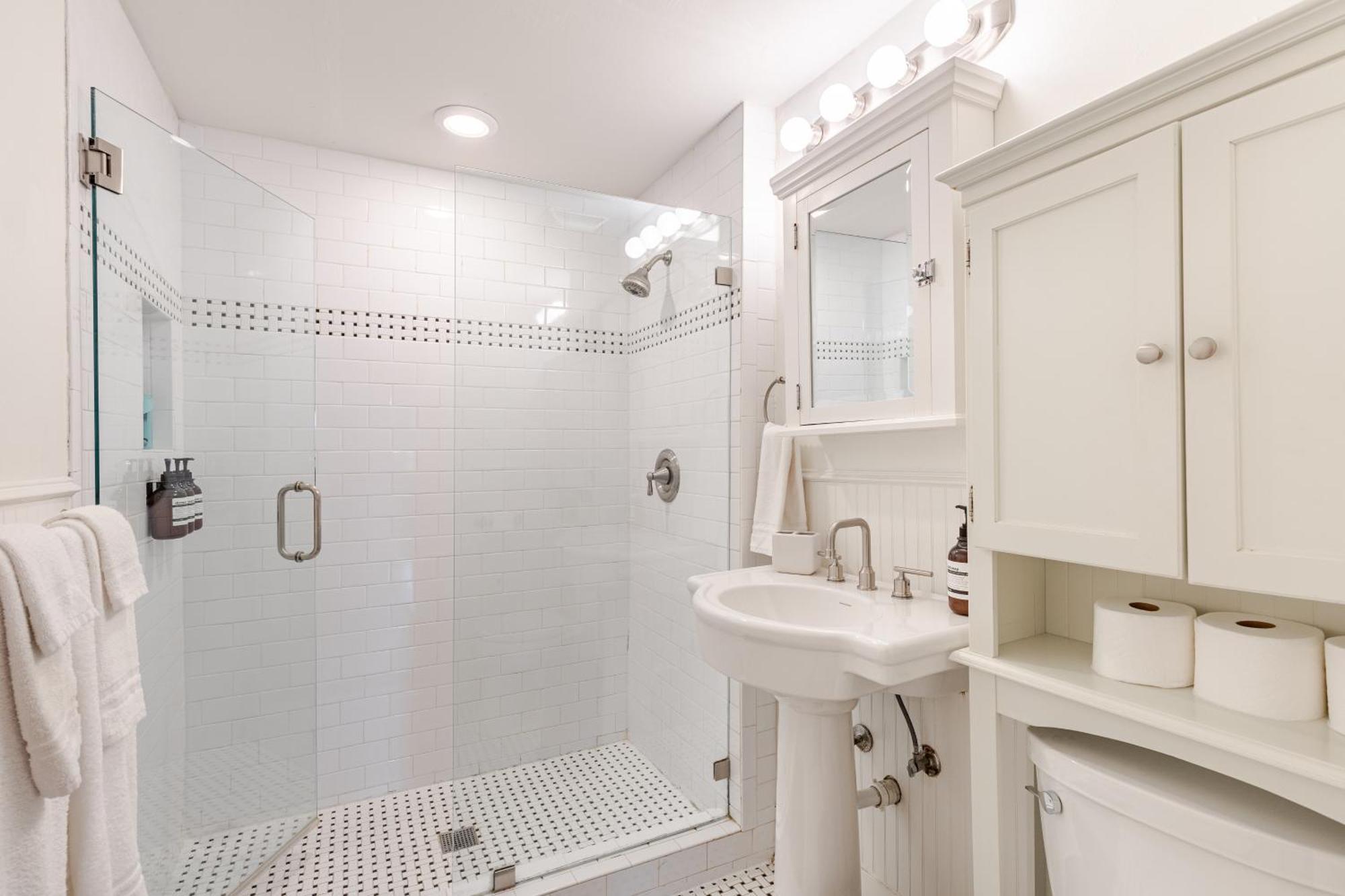 Charming 4br Duplex In Oak Lawn Private Backyard Holiday home