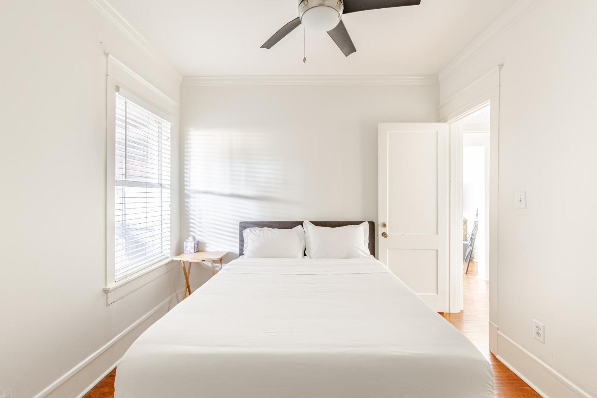Charming 4br Duplex In Oak Lawn Private Backyard Holiday home Dallas