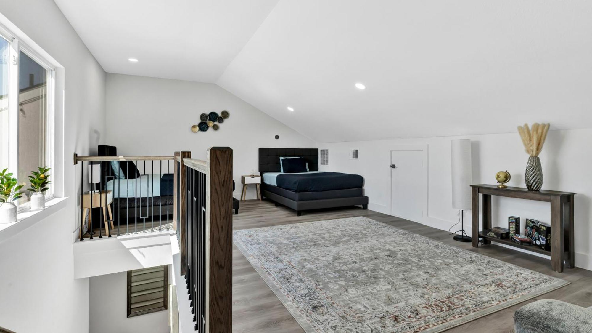 Urban Haven In The Heart Of L Pet Friendly Dallas