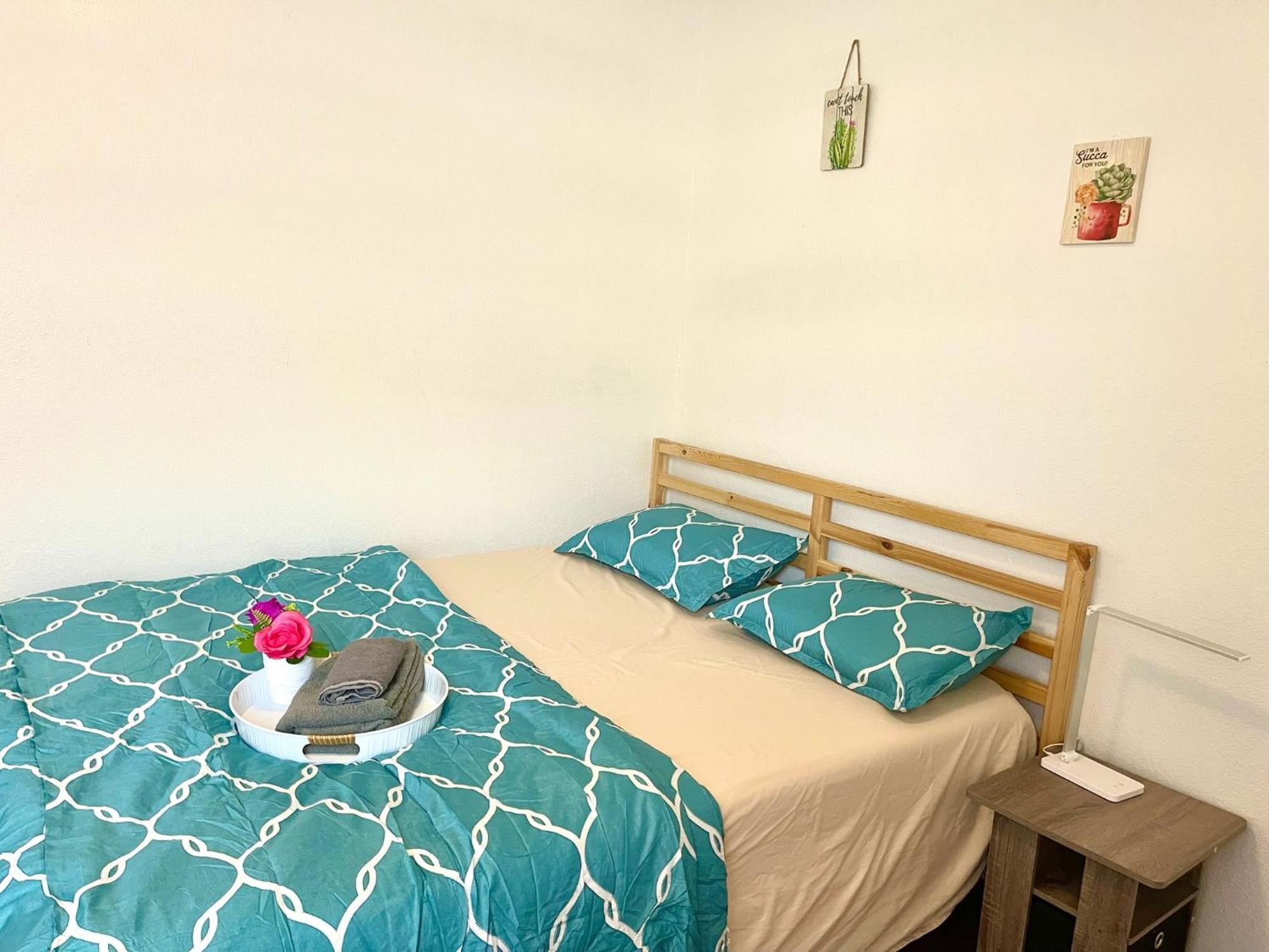 Private Near Downtown 30 *