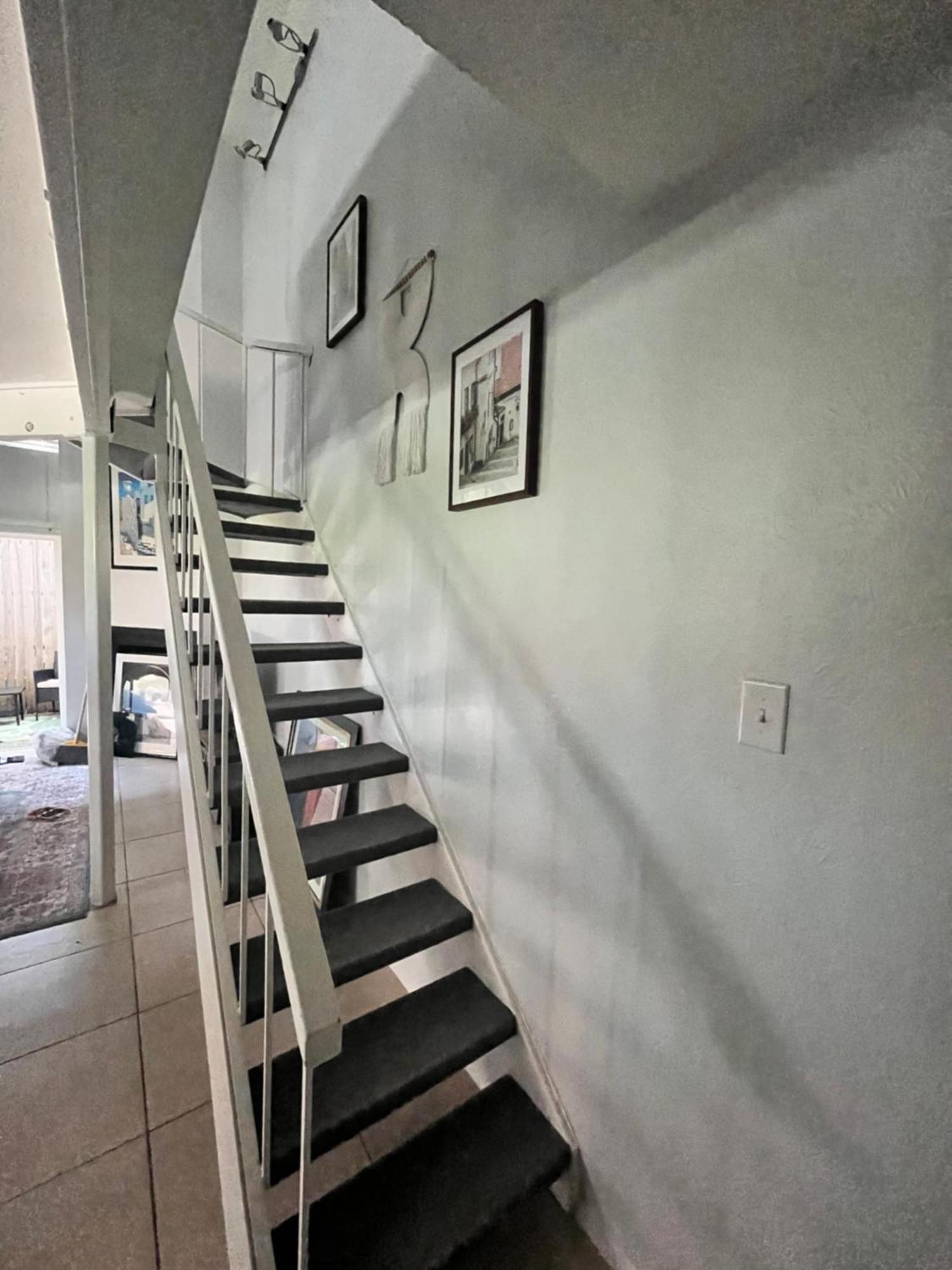 Pet-friendly Uptown Loft With Patio & Grill Apartment