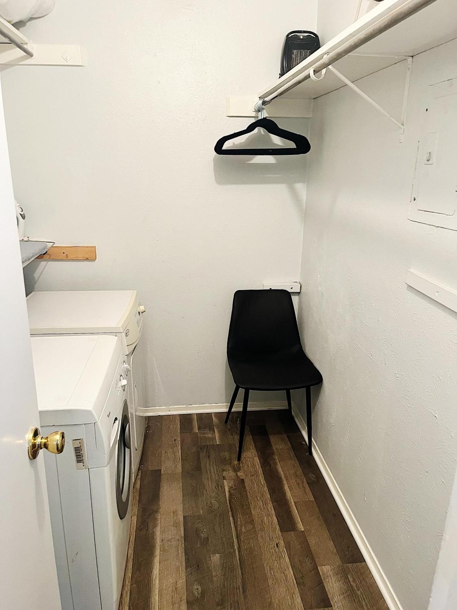 Apartment Pet-friendly Uptown Loft With Patio & Grill *