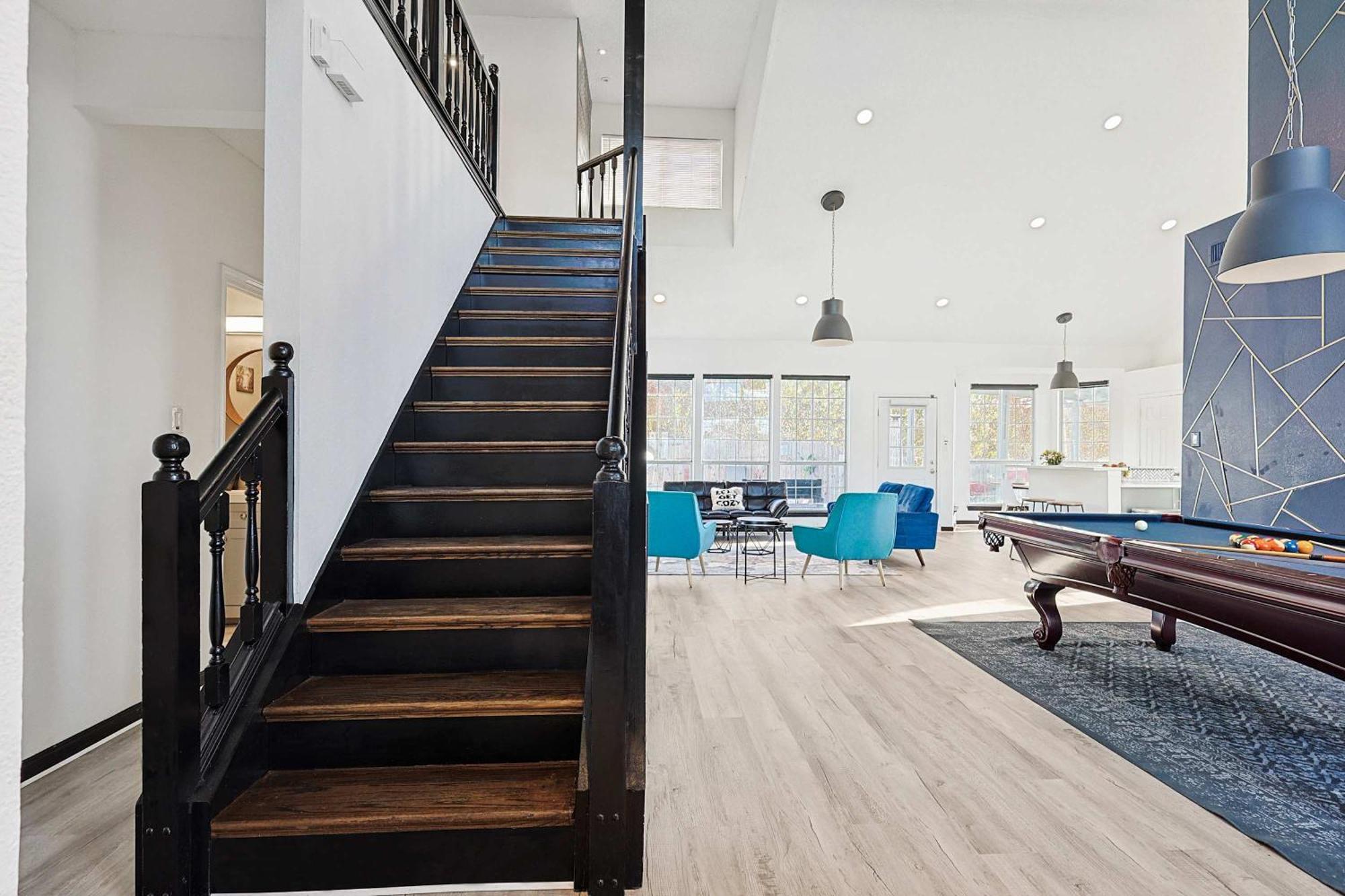 Luxury With Pool Dallas