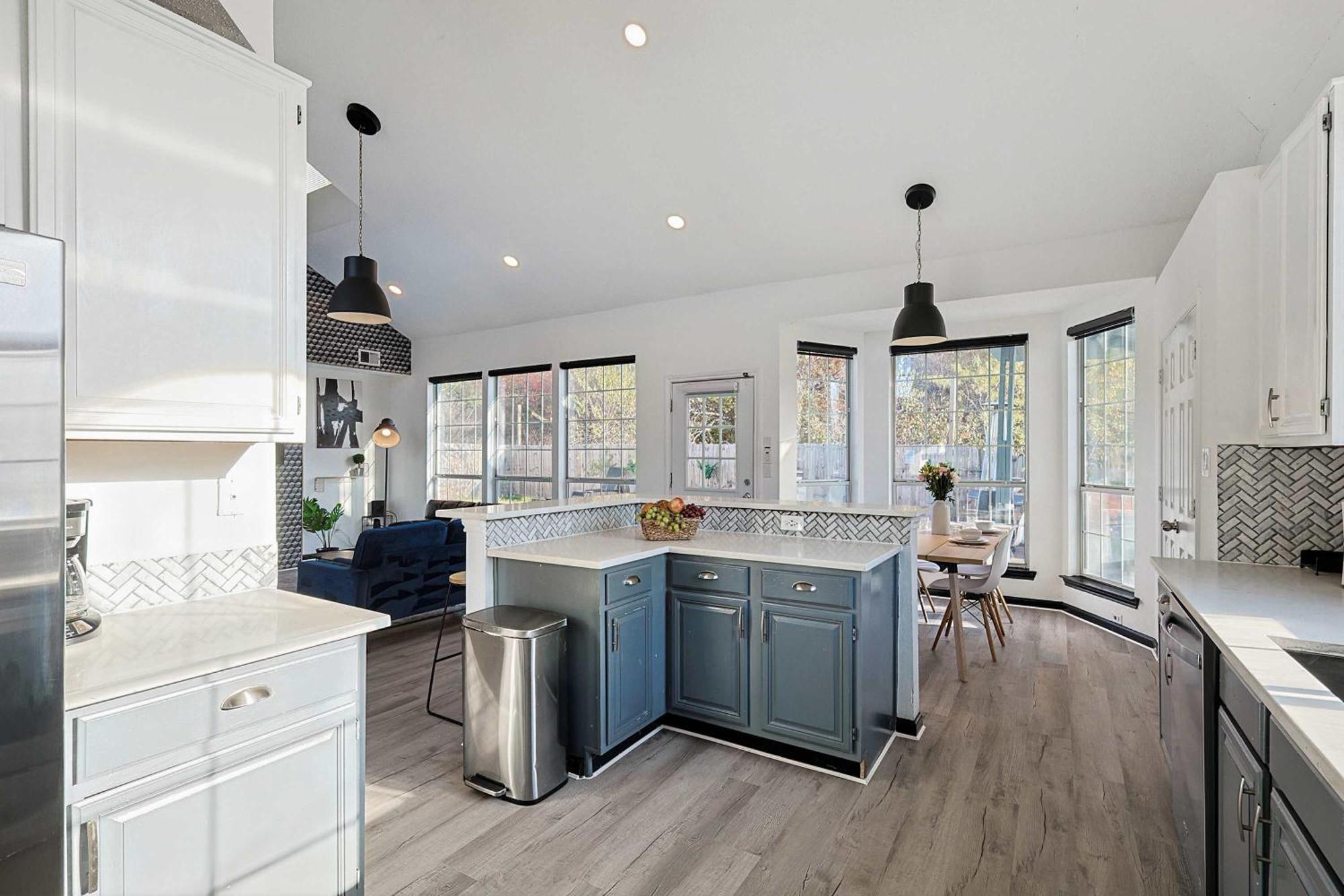 Luxury With Pool Holiday home
