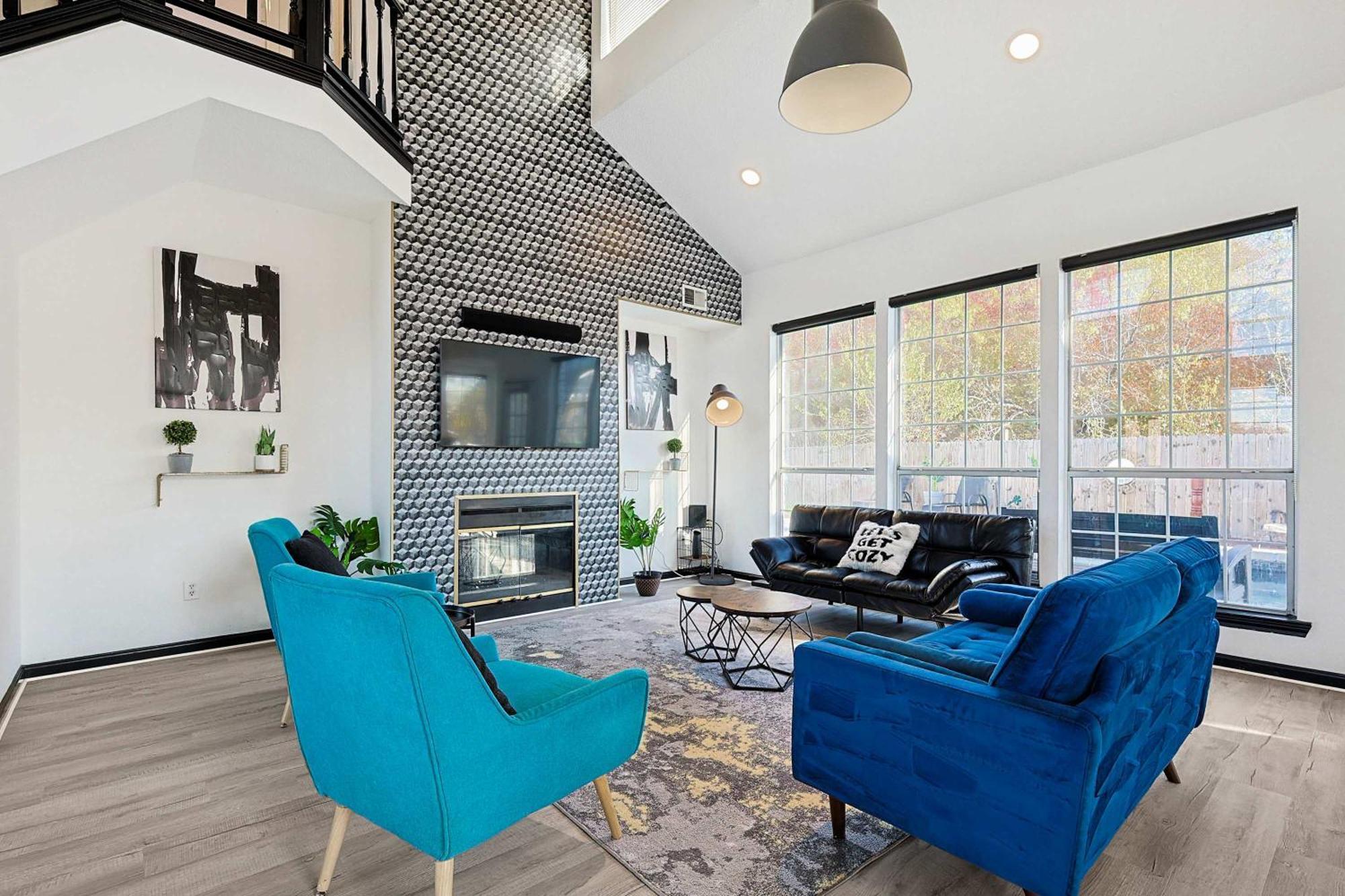 Luxury With Pool Dallas