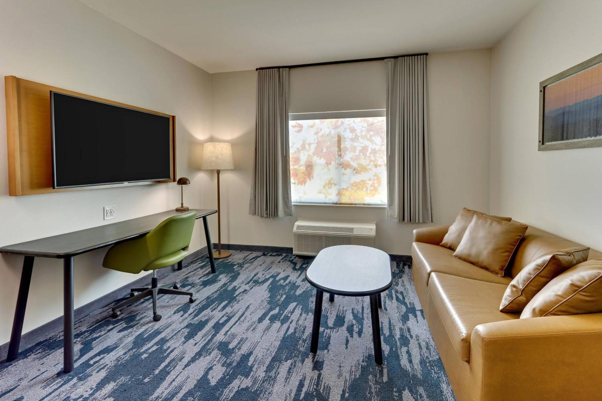 Fairfield & By Marriott Field Hotel