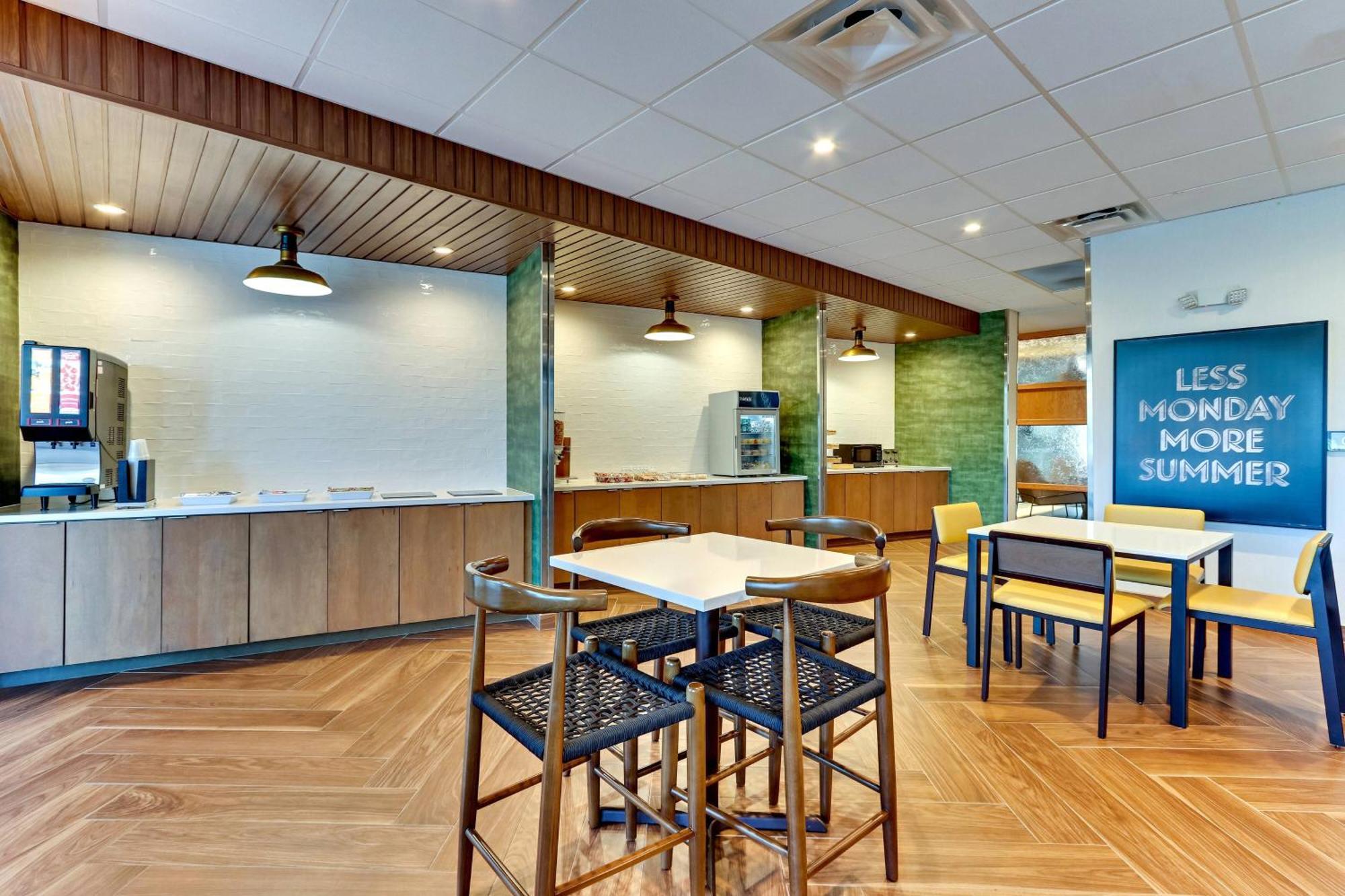 Hotel Fairfield & By Marriott Field Dallas