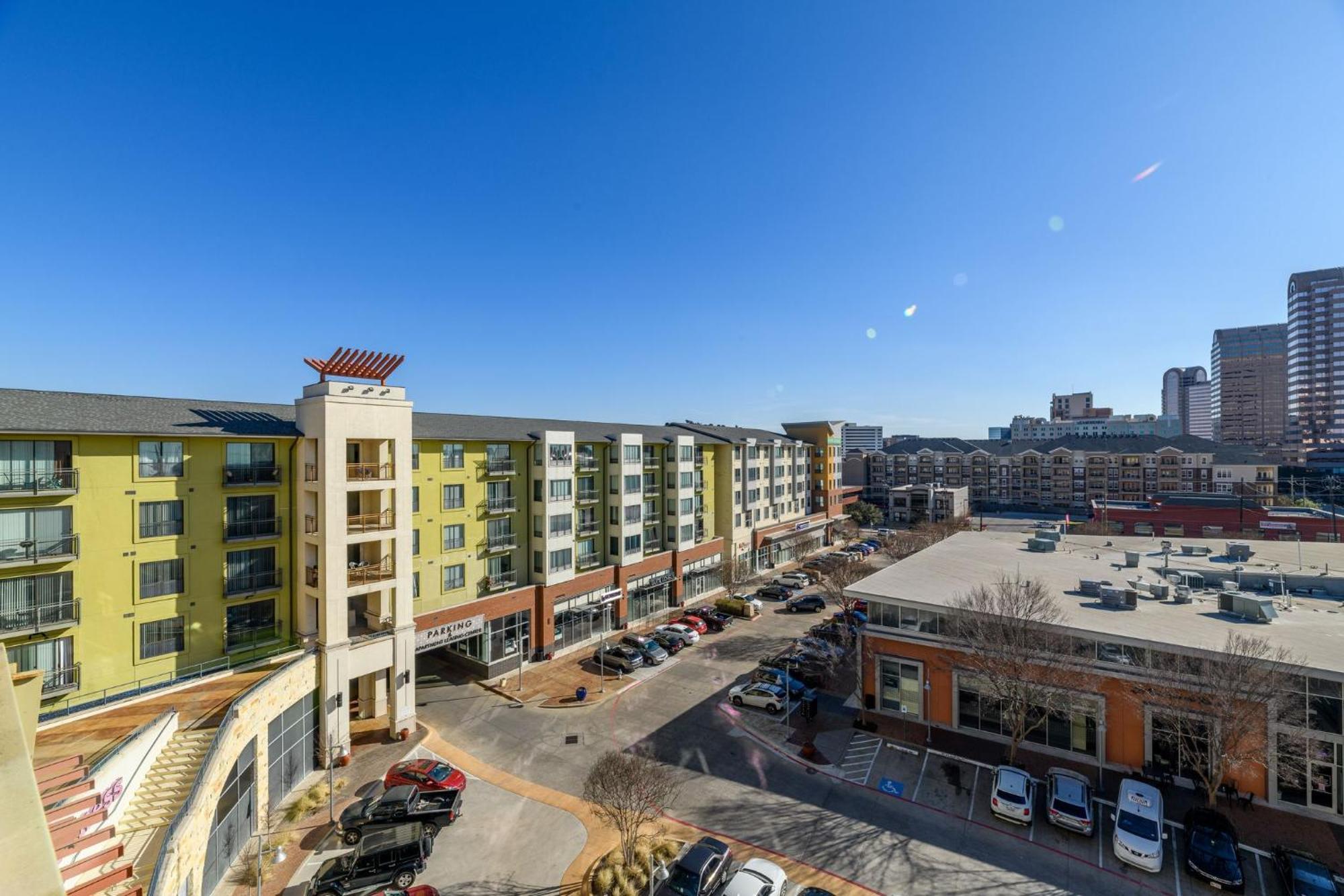 Relaxstay - Private Spacious 1br Near Galleria Apartment