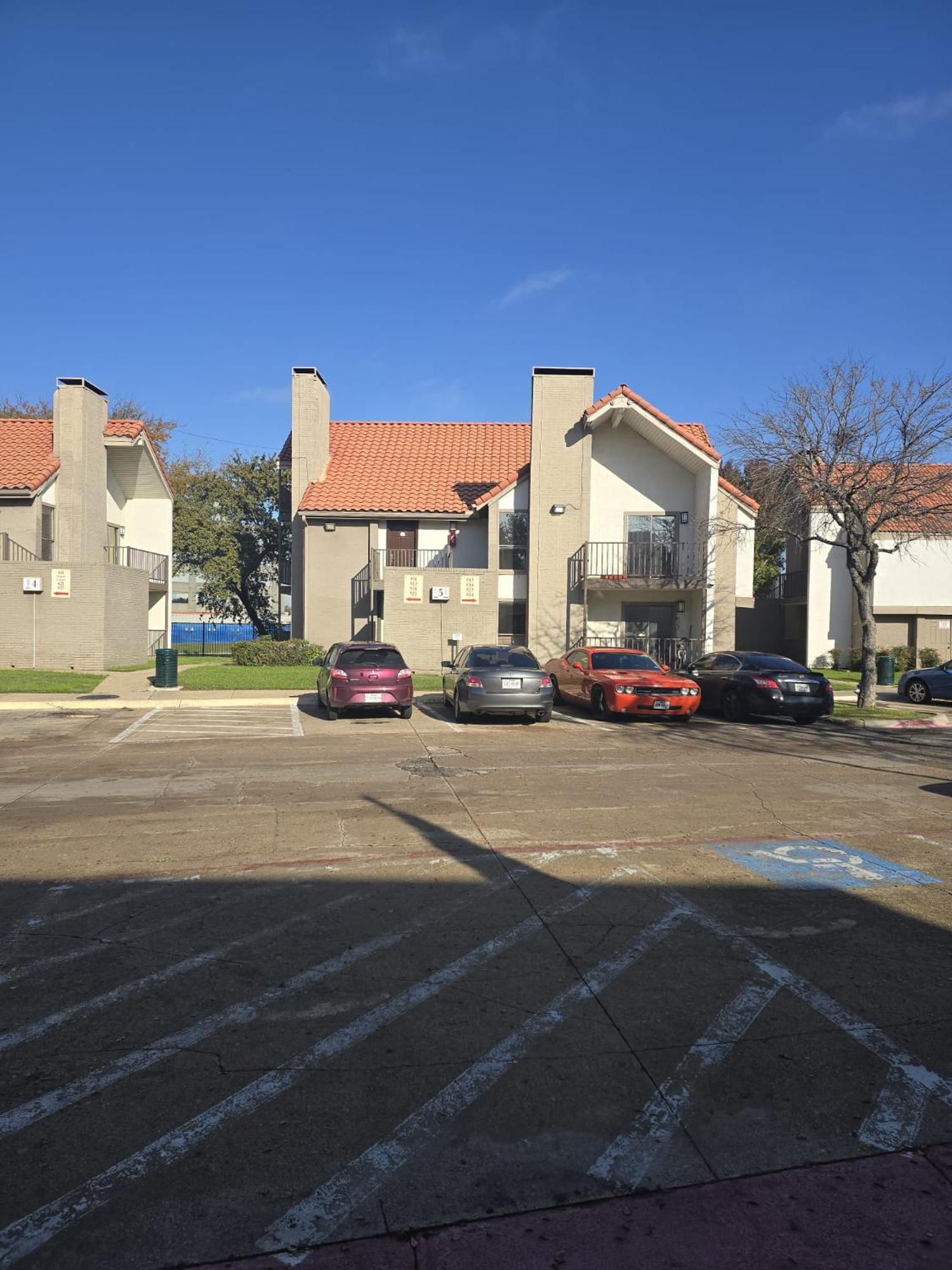 Living At 7900 Llc Dallas