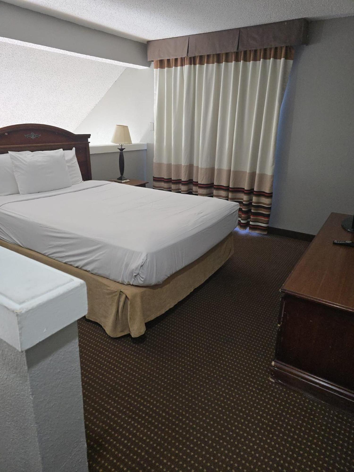 Apartment Living At 7900 Llc