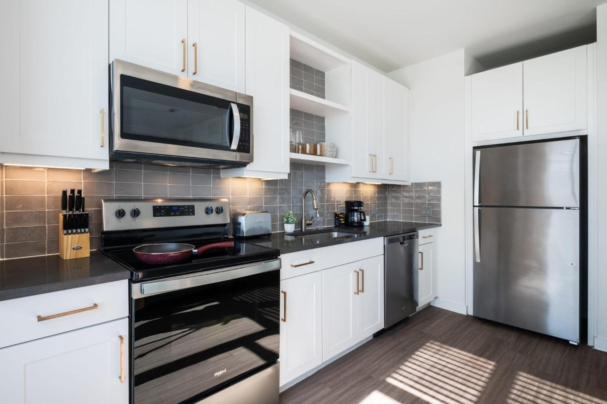 Experience Elevated Living At The Stylish Westerly In Apartment *