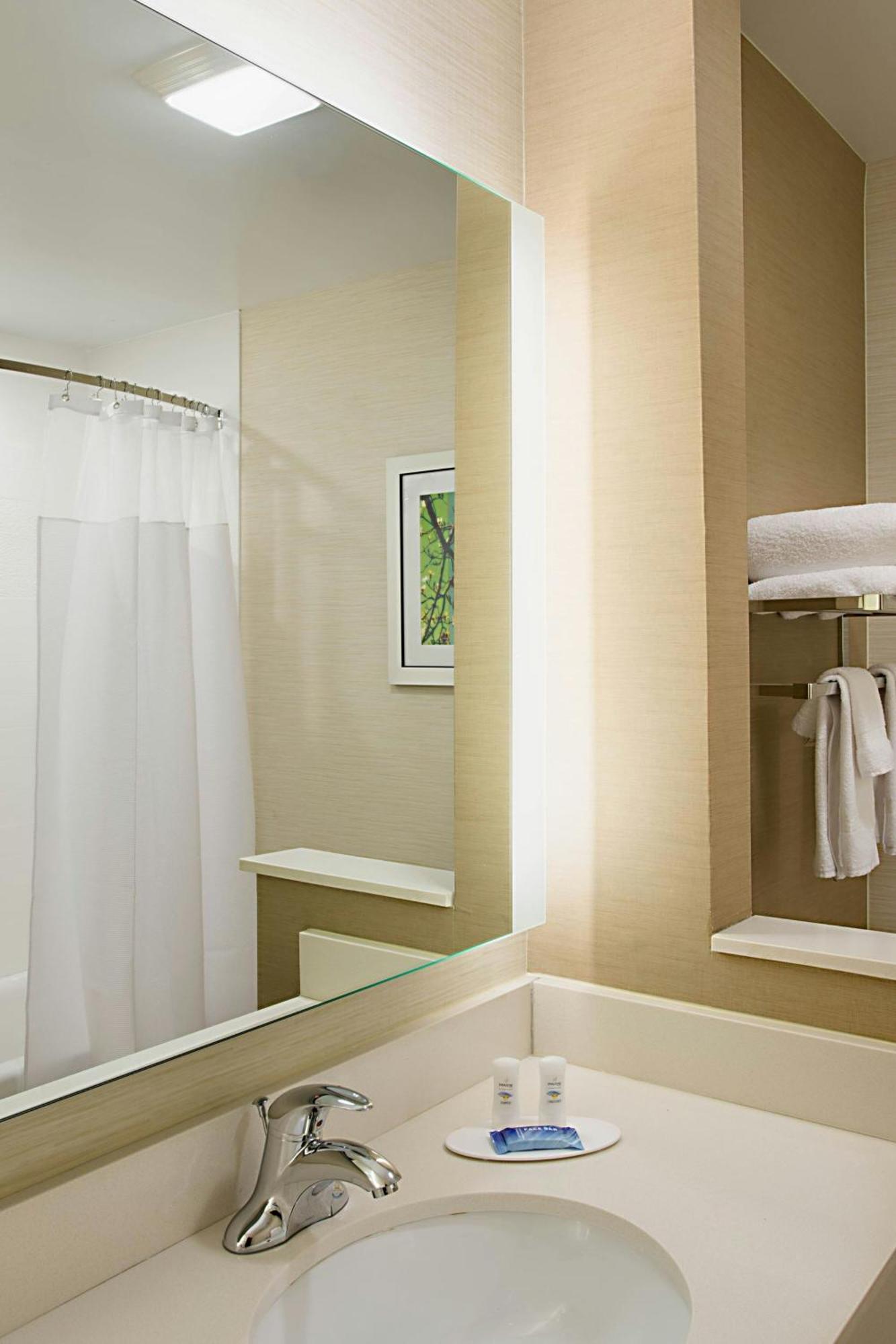 Fairfield & By Marriott West/i-30 3* Dallas