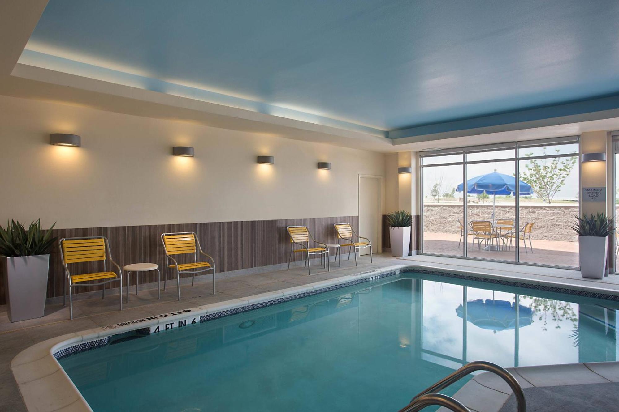Fairfield & By Marriott West/i-30 3*