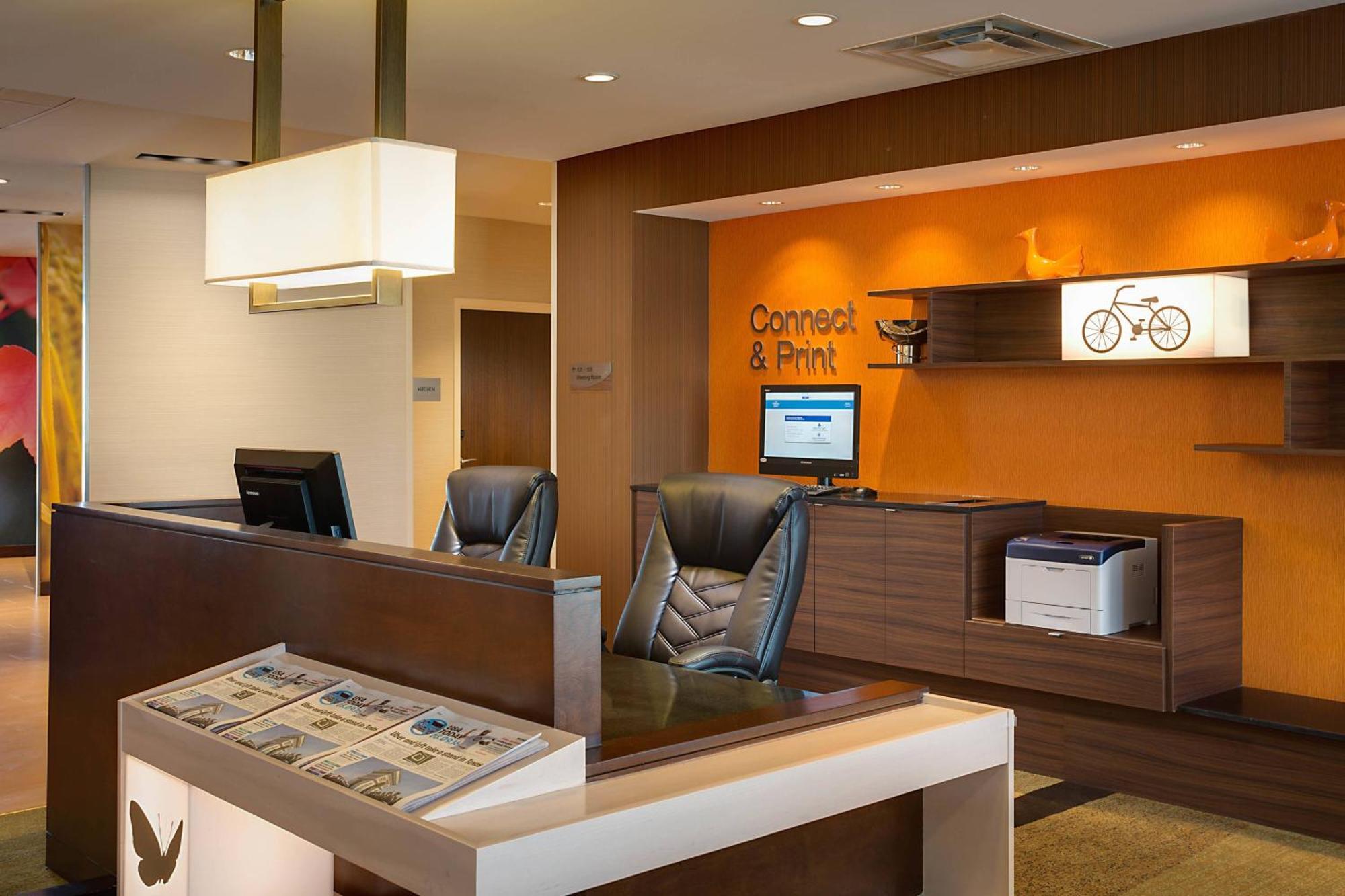 Fairfield & By Marriott West/i-30
