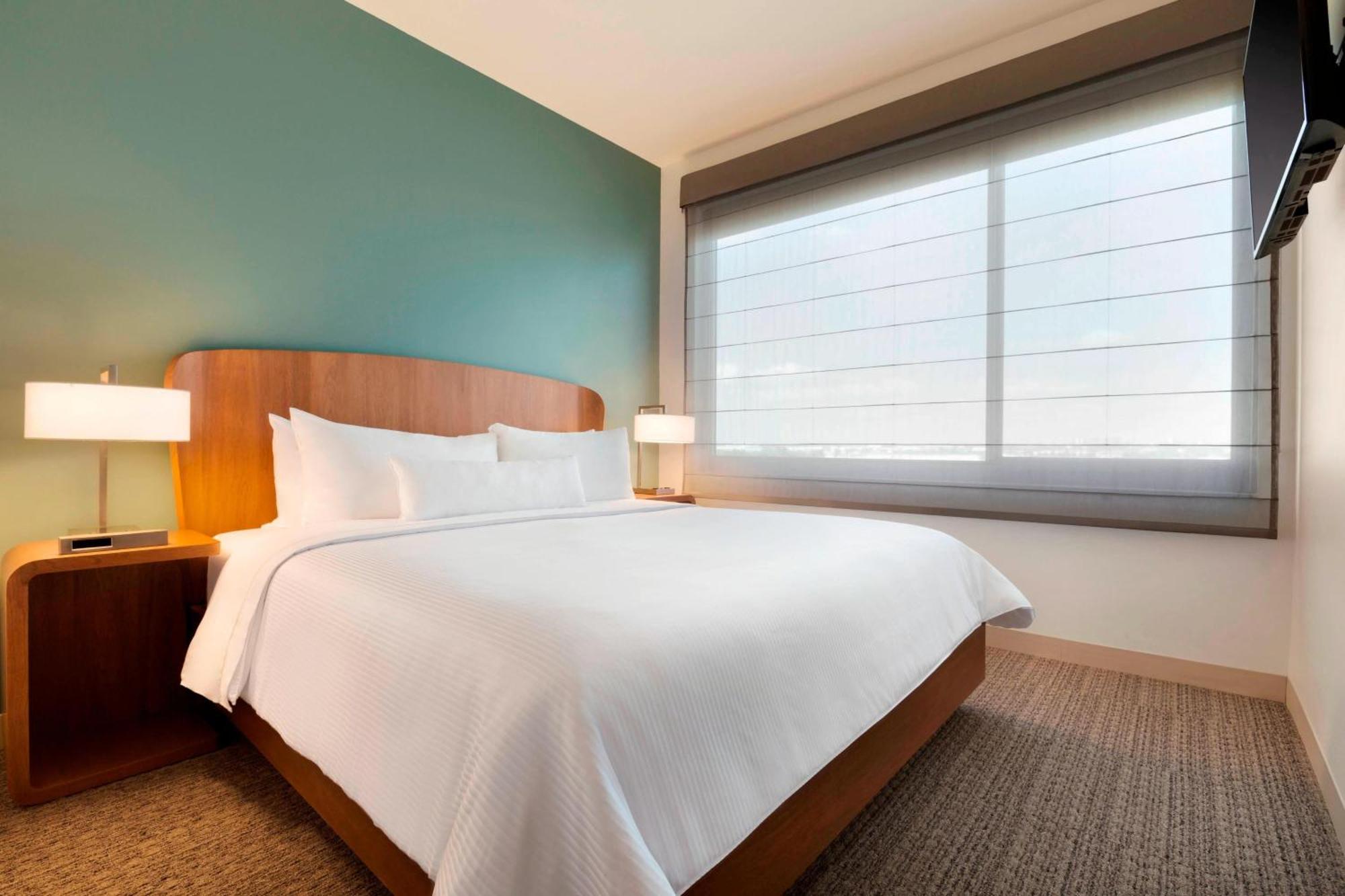 Hotel Element Love Field