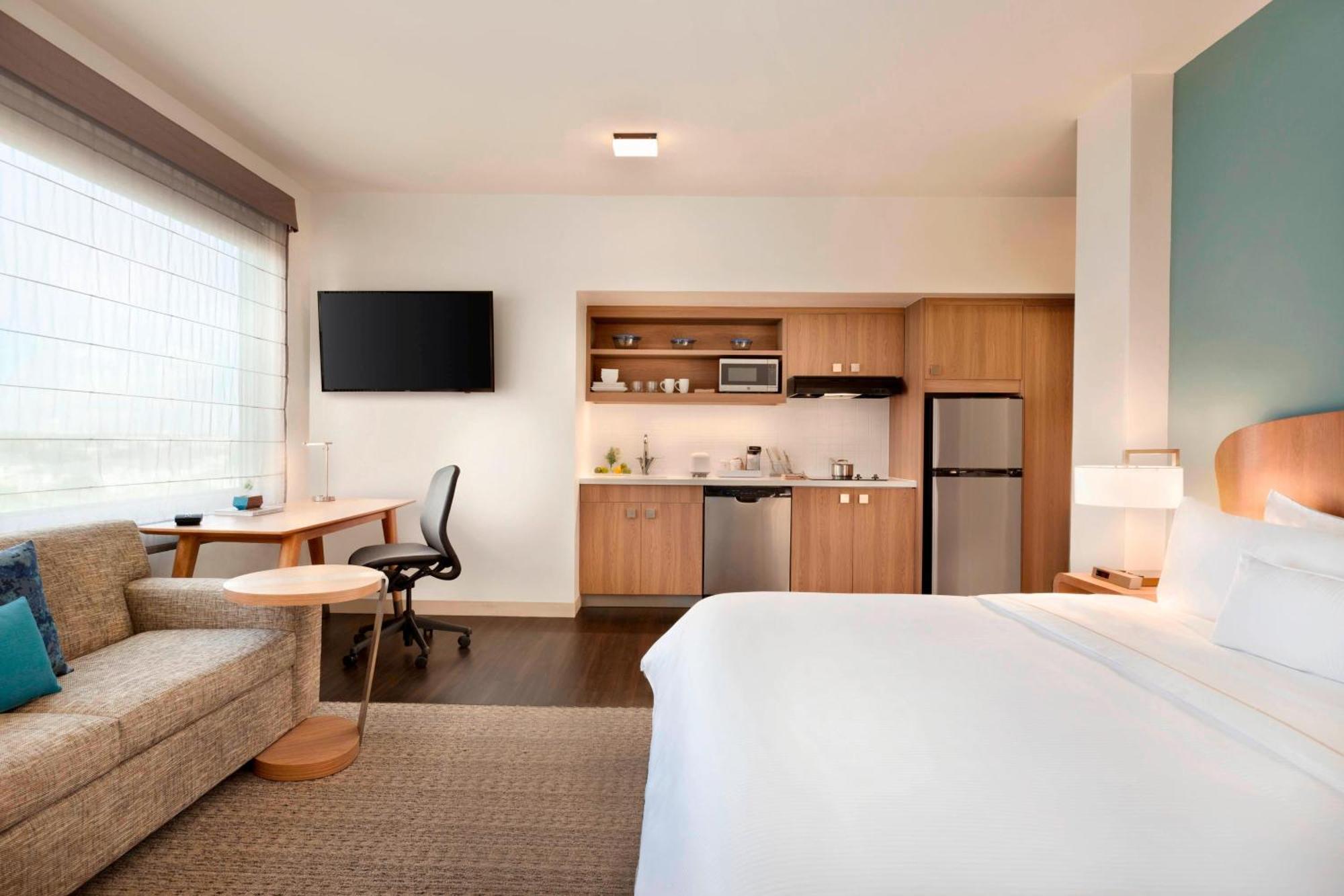 Hotel Element Love Field 4*
