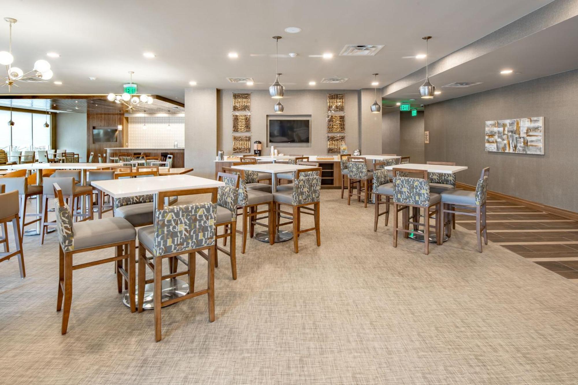 Element Downtown East Hotel 3*