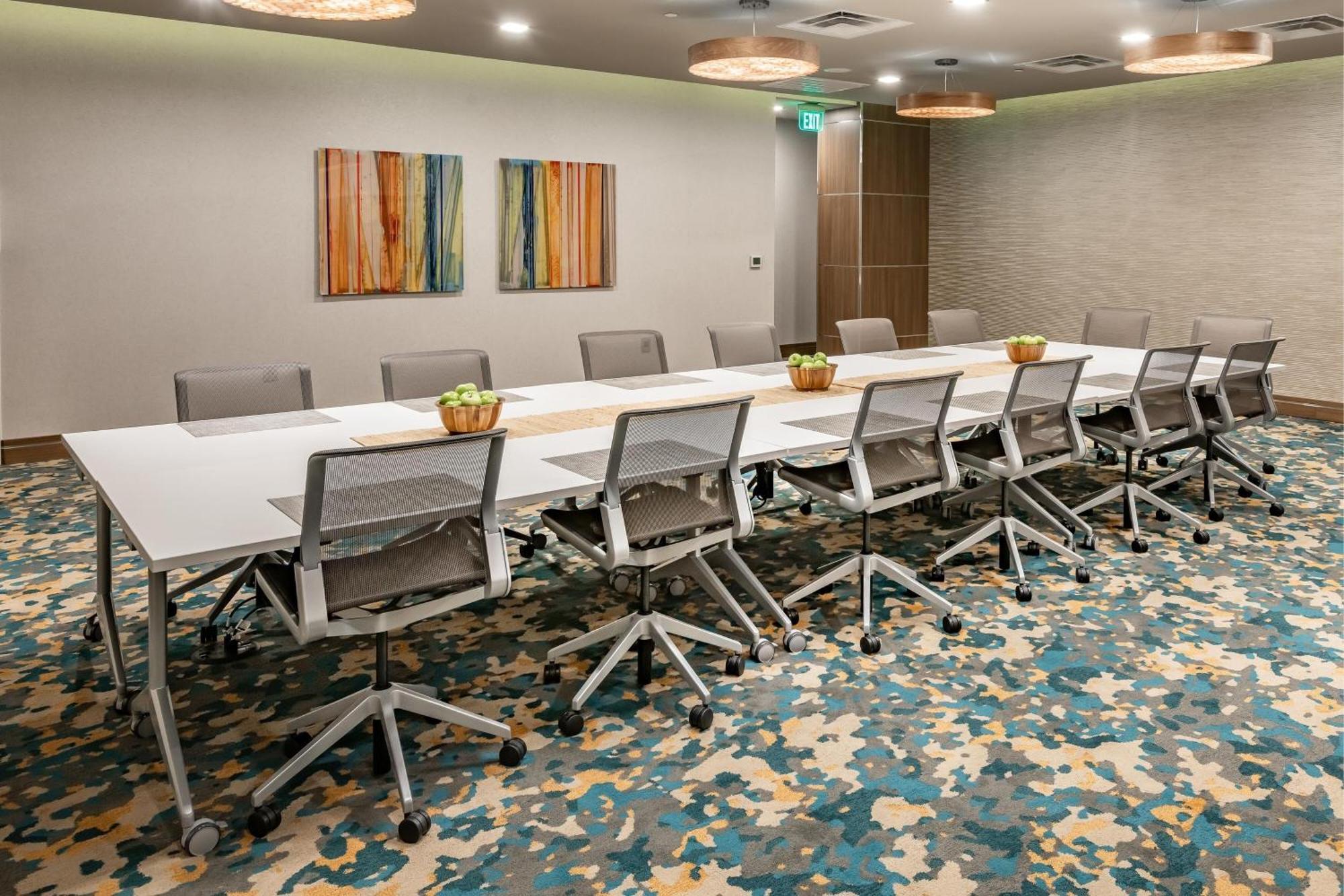 Element Downtown East Hotel 3*
