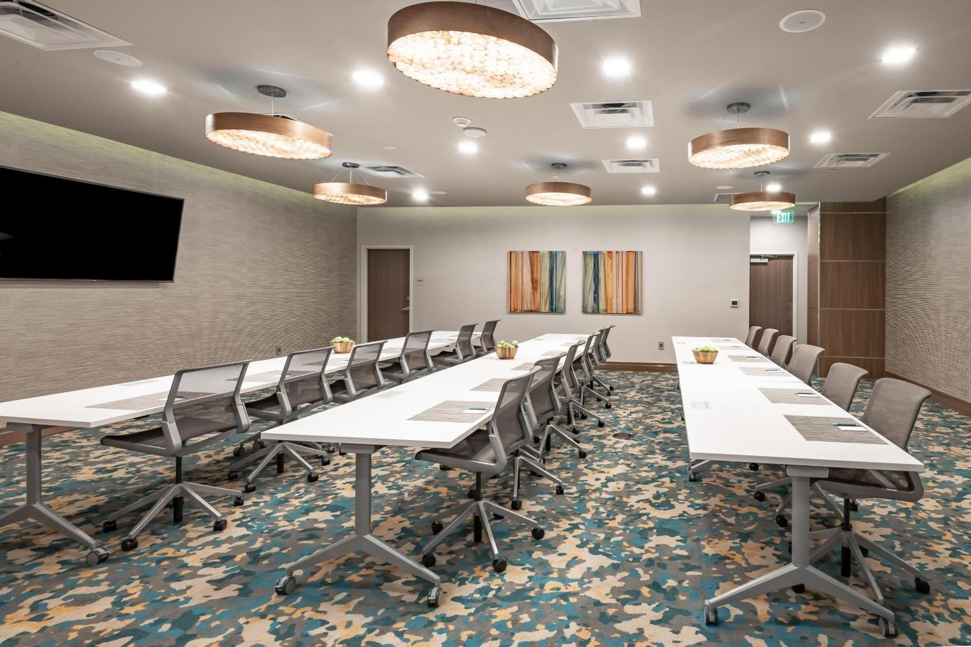 Hotel Element Downtown East Dallas
