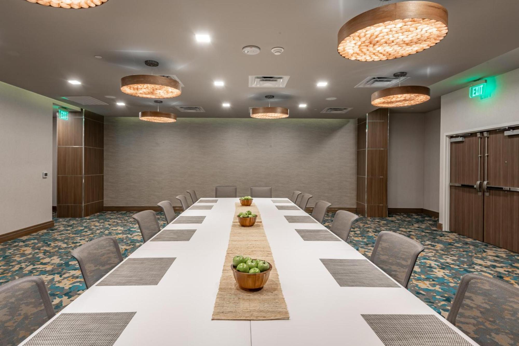 Element Downtown East 3*
